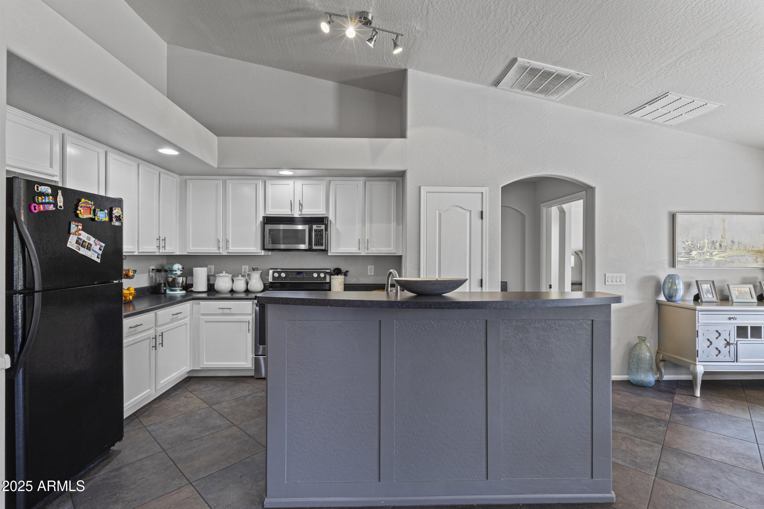 25671 W MIAMI Street