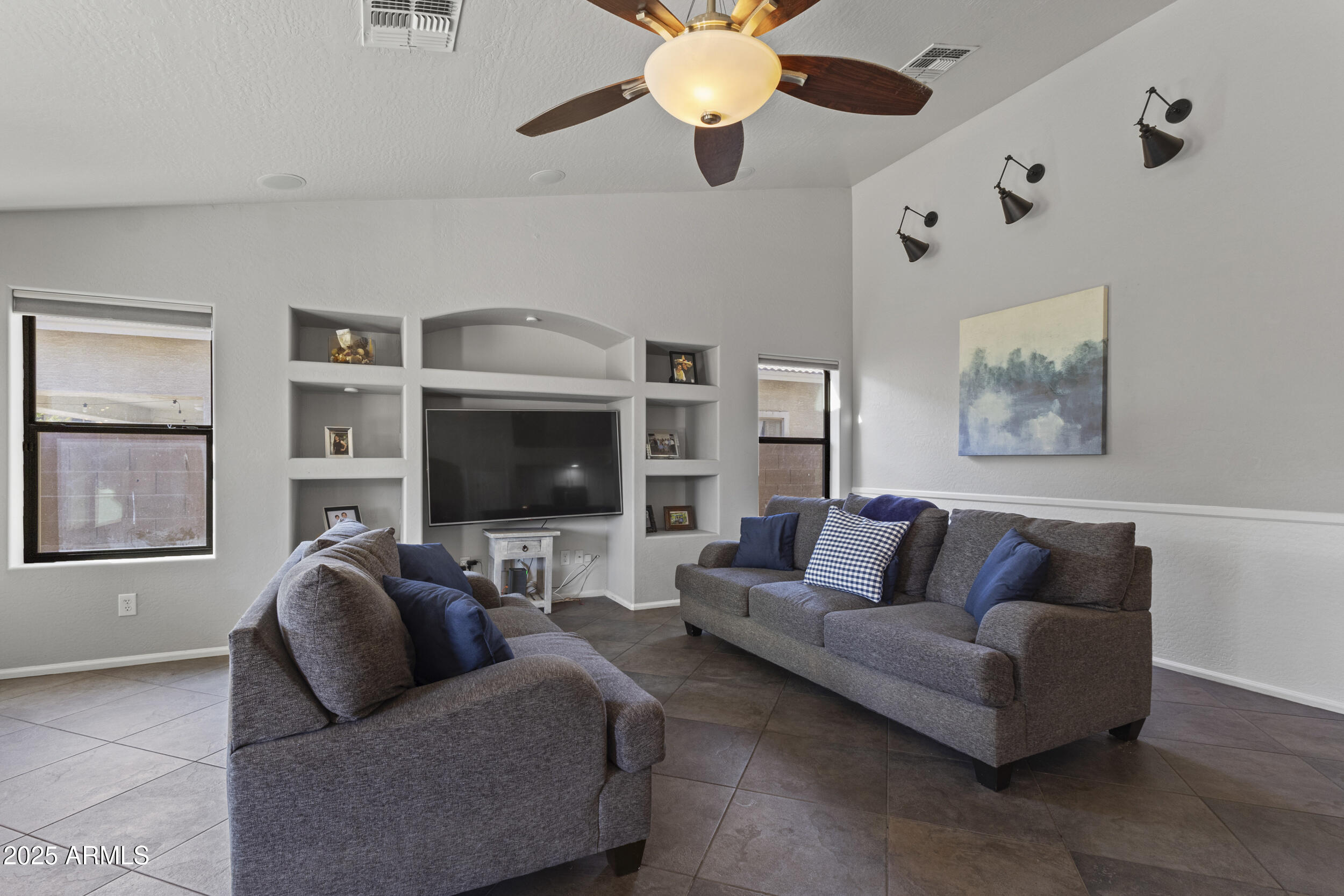 25671 W MIAMI Street