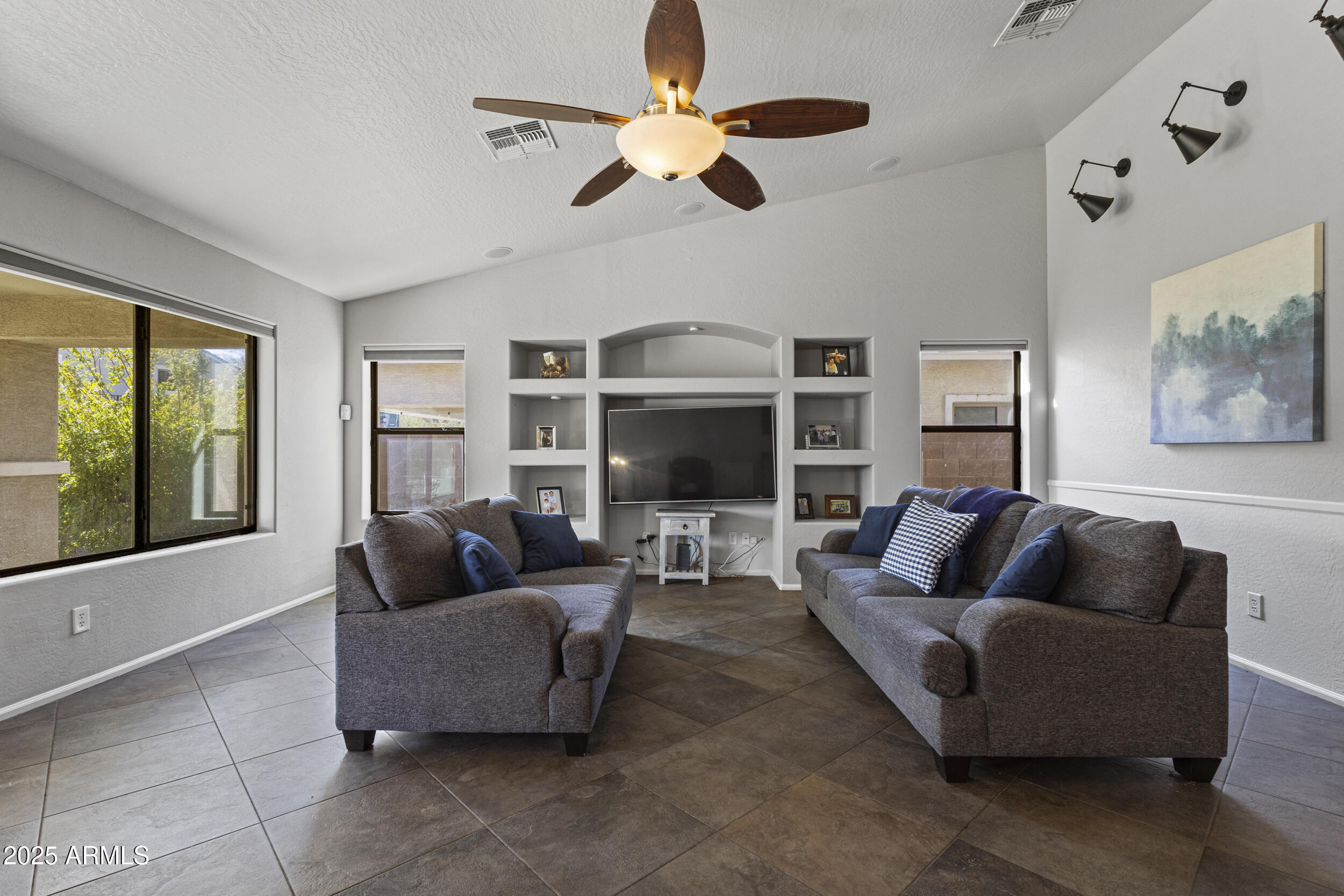 25671 W MIAMI Street