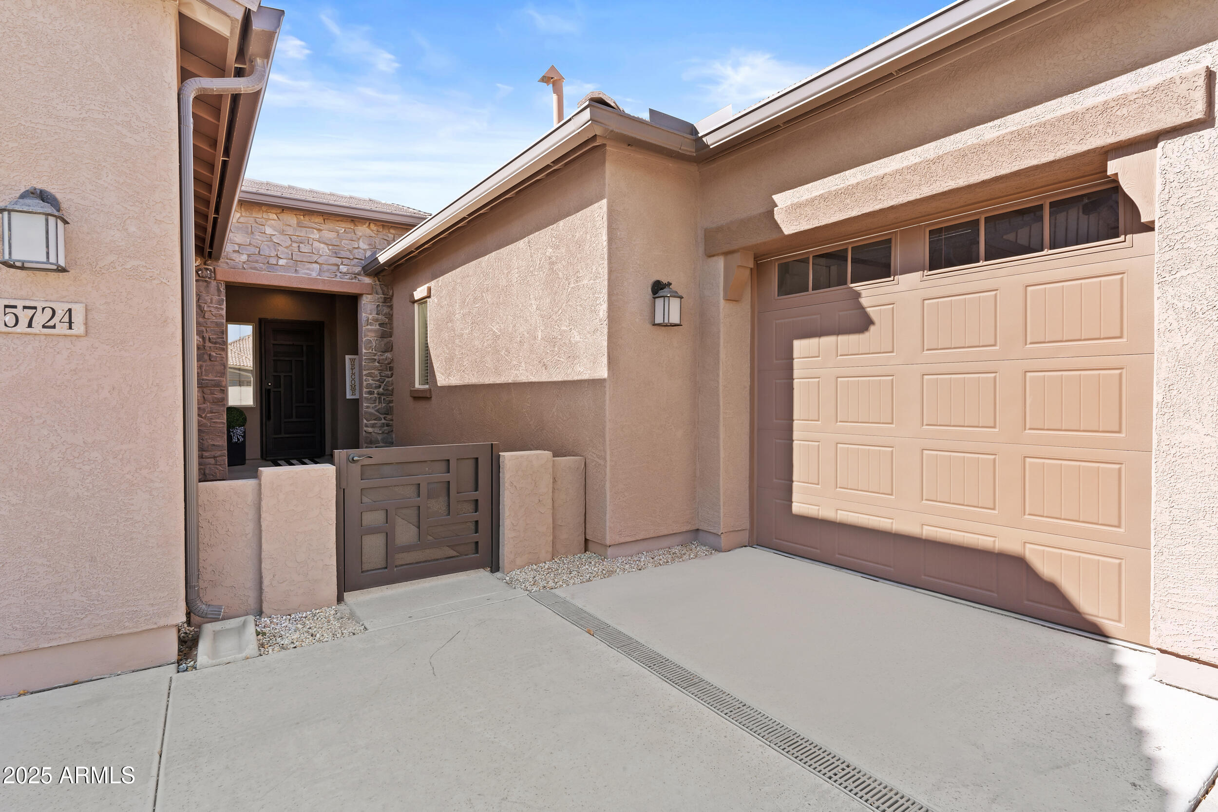 5724 S COYOTE Canyon