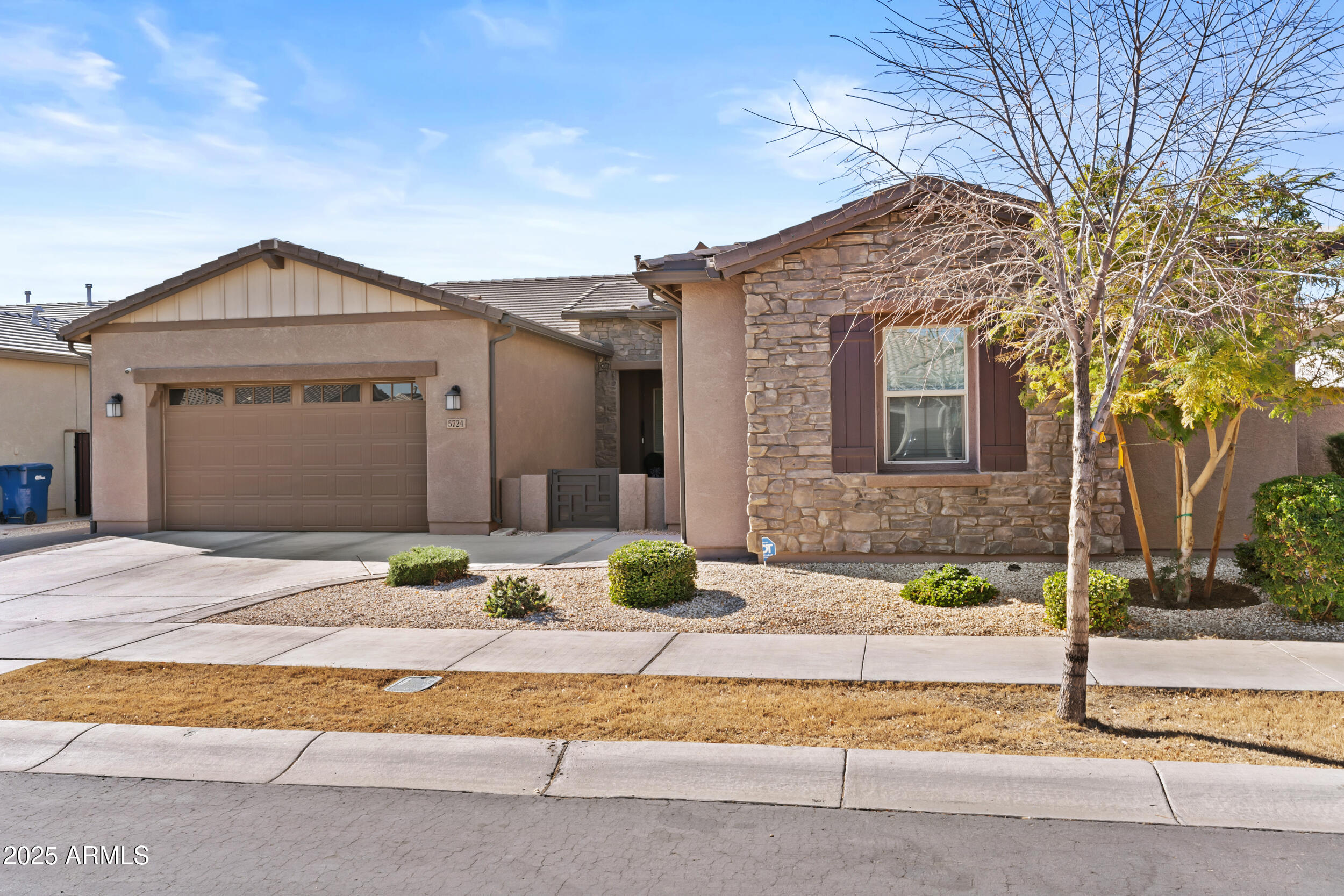 5724 S COYOTE Canyon