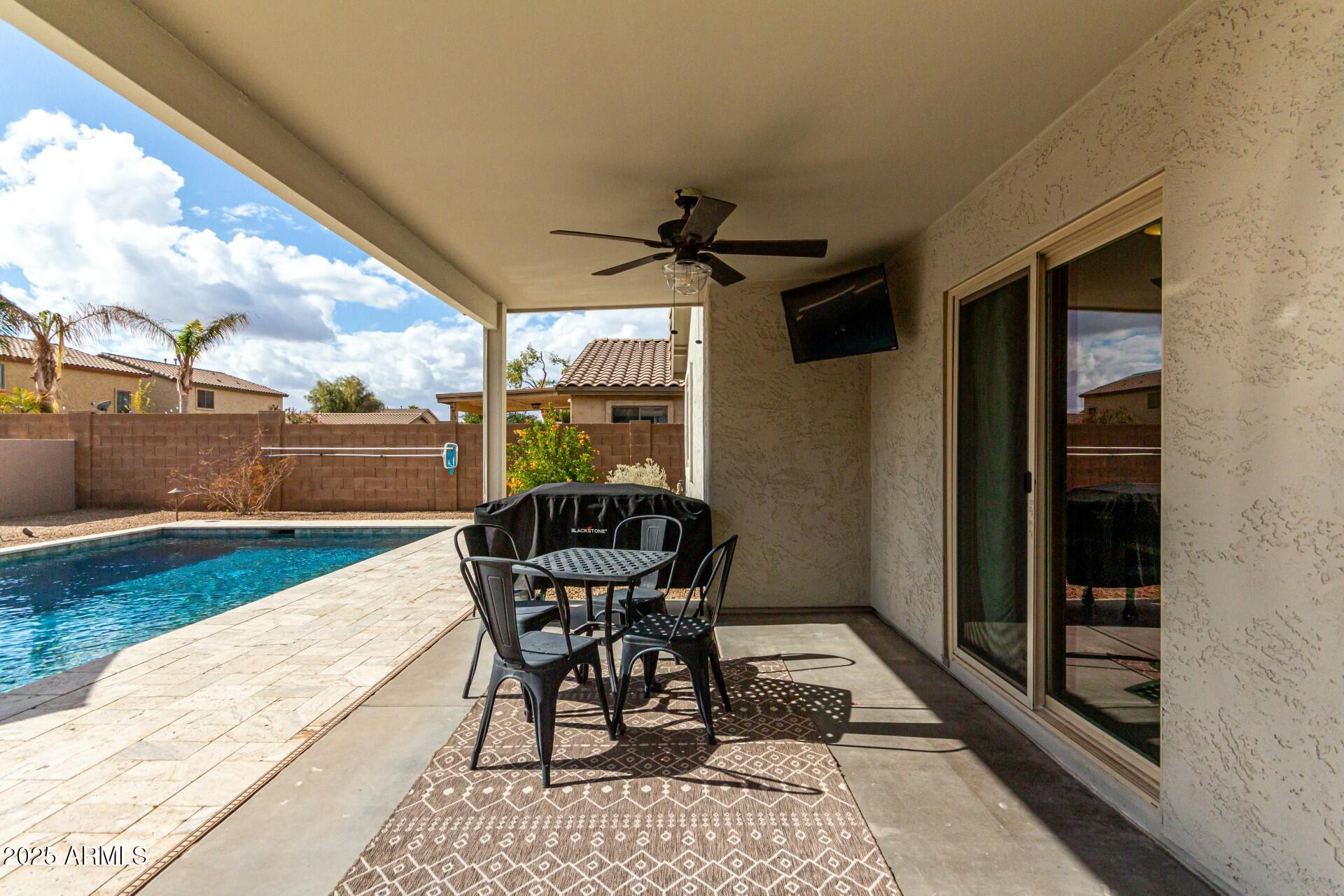 1615 E MADDISON Circle