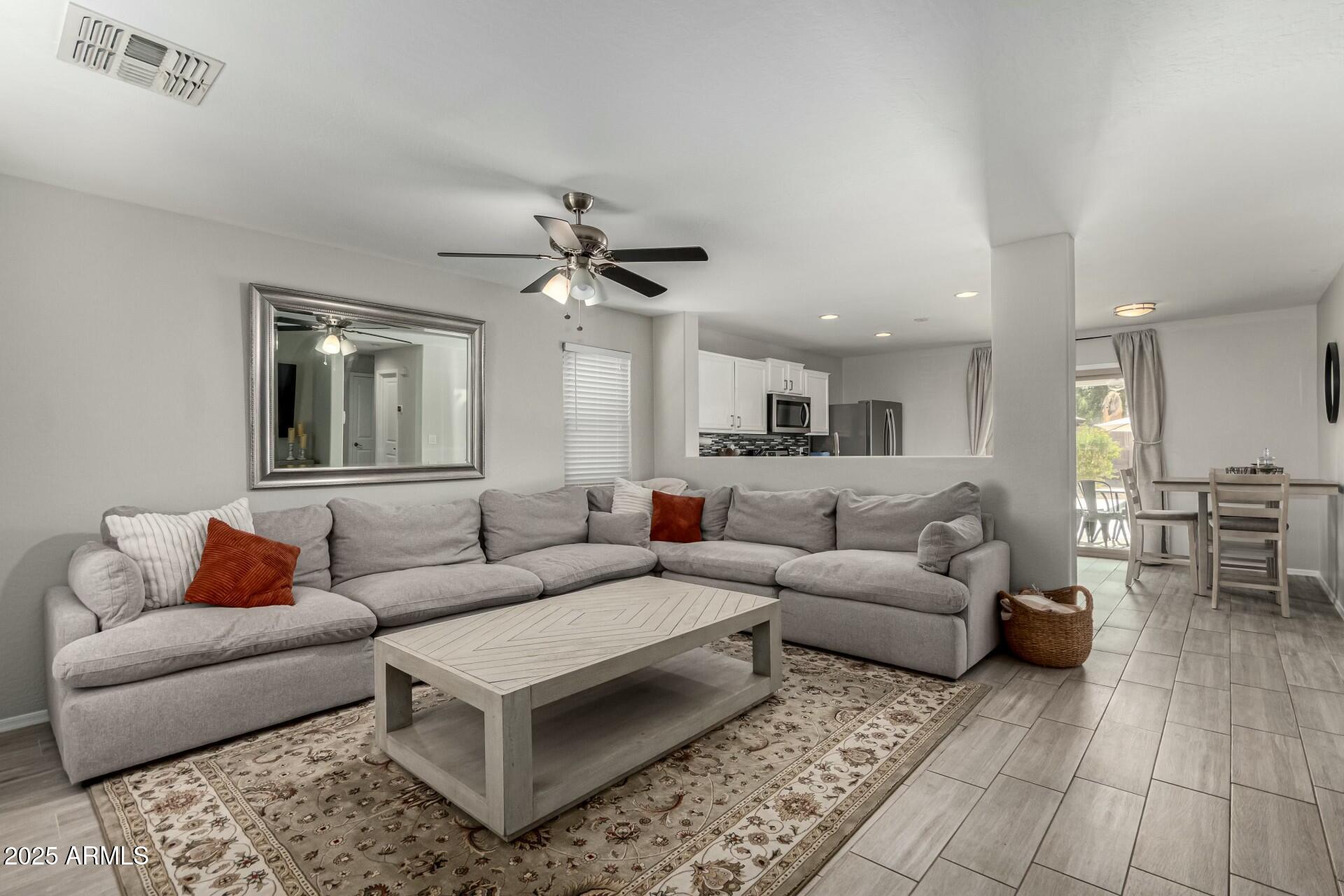 1615 E MADDISON Circle