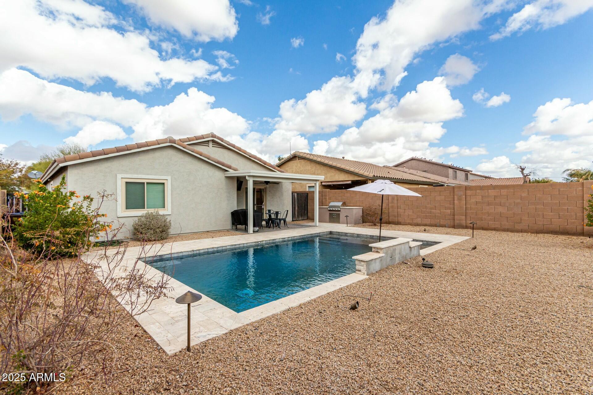 1615 E MADDISON Circle