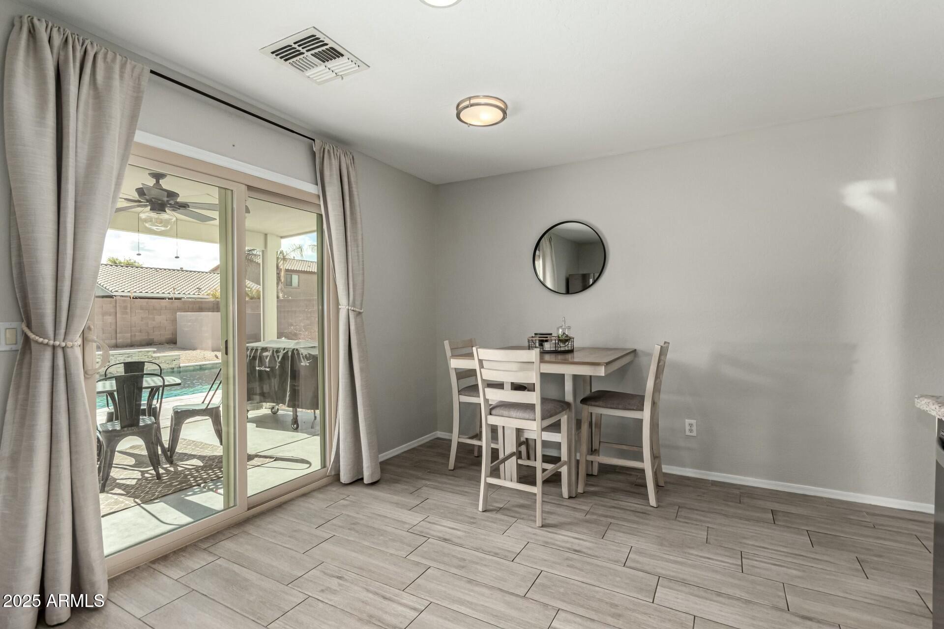 1615 E MADDISON Circle