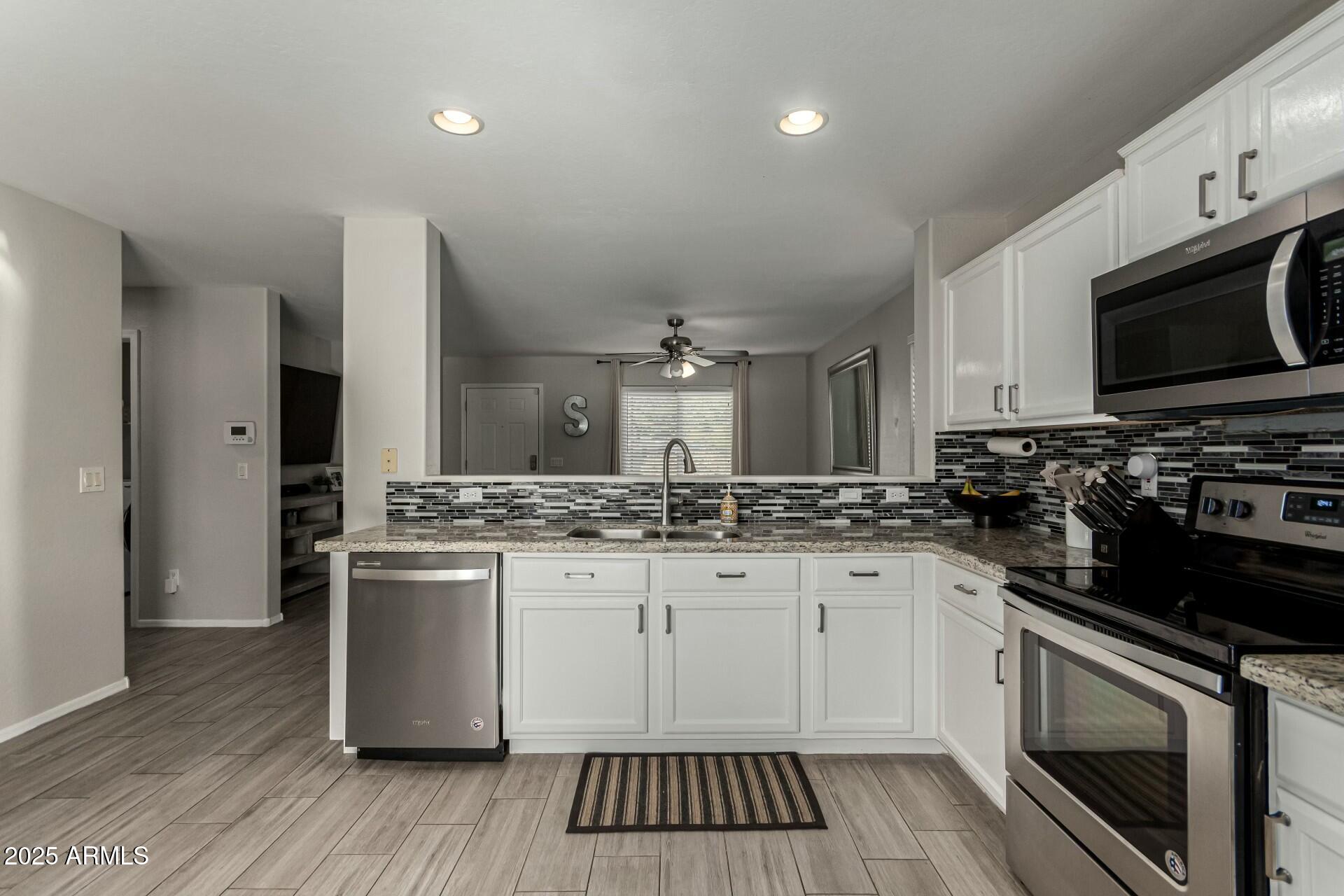 1615 E MADDISON Circle