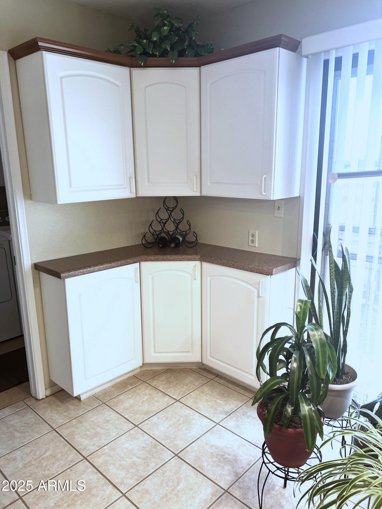 455 S DELAWARE Drive