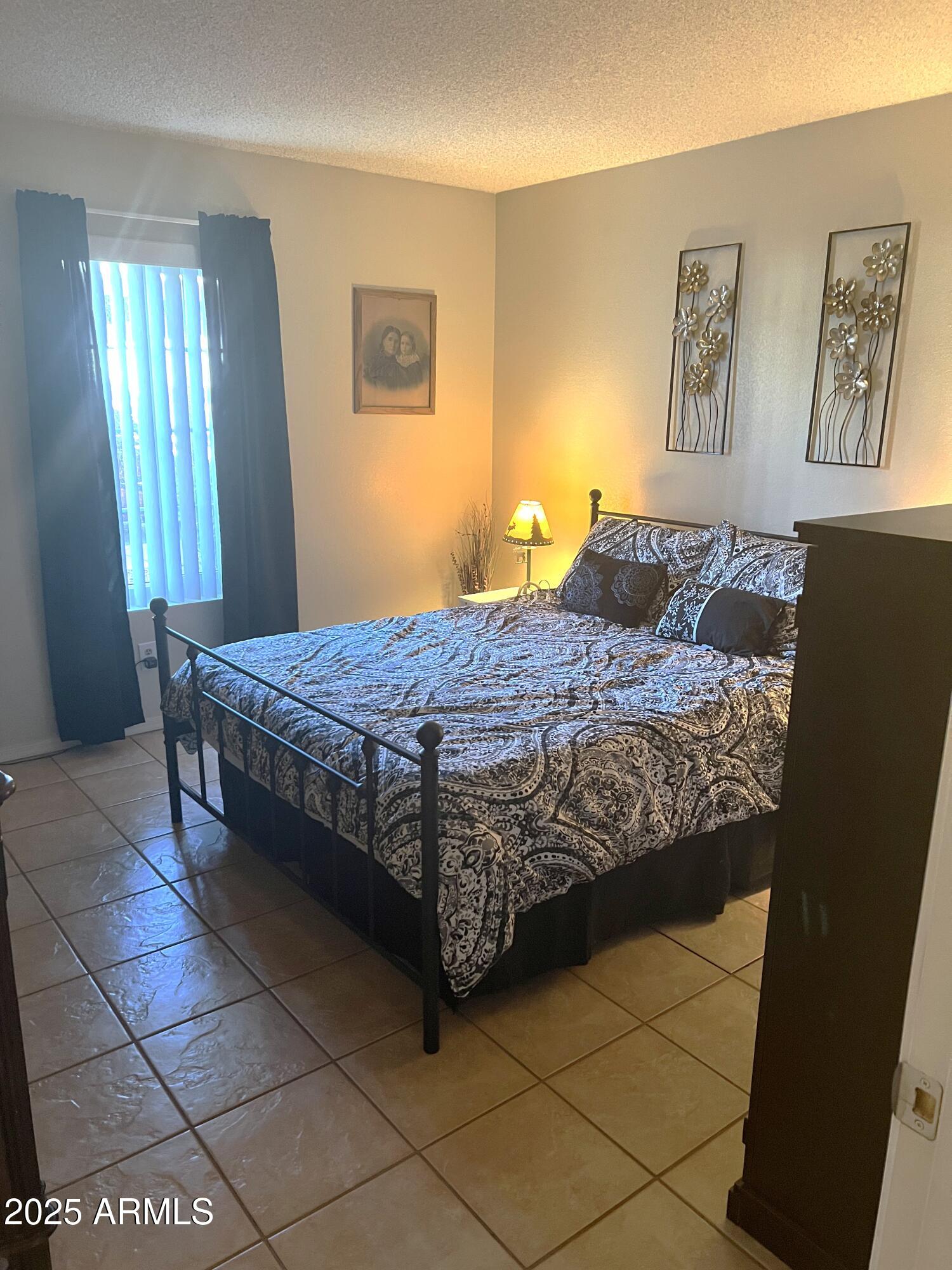 455 S DELAWARE Drive