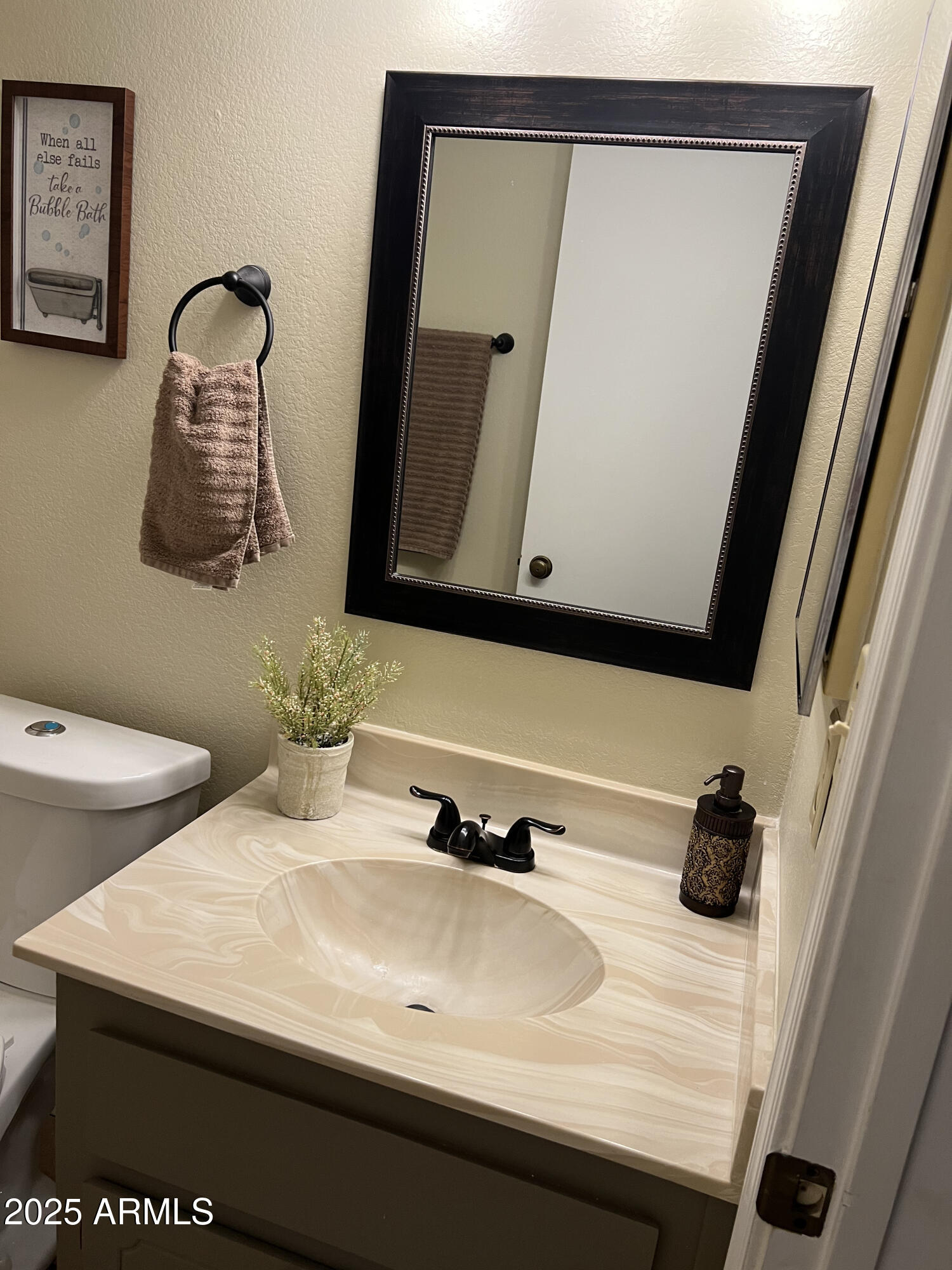 455 S DELAWARE Drive