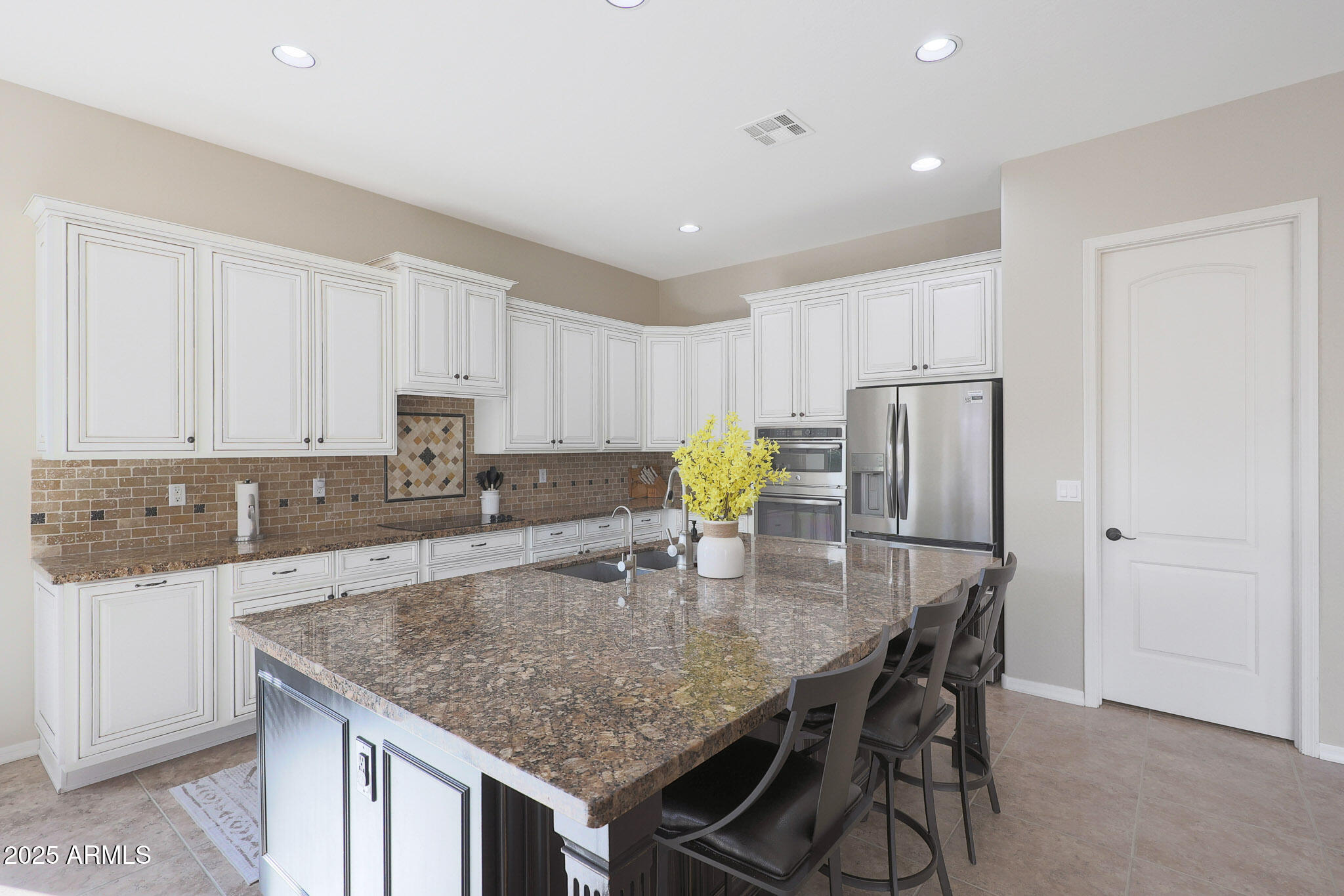 3007 S COLONIAL Street