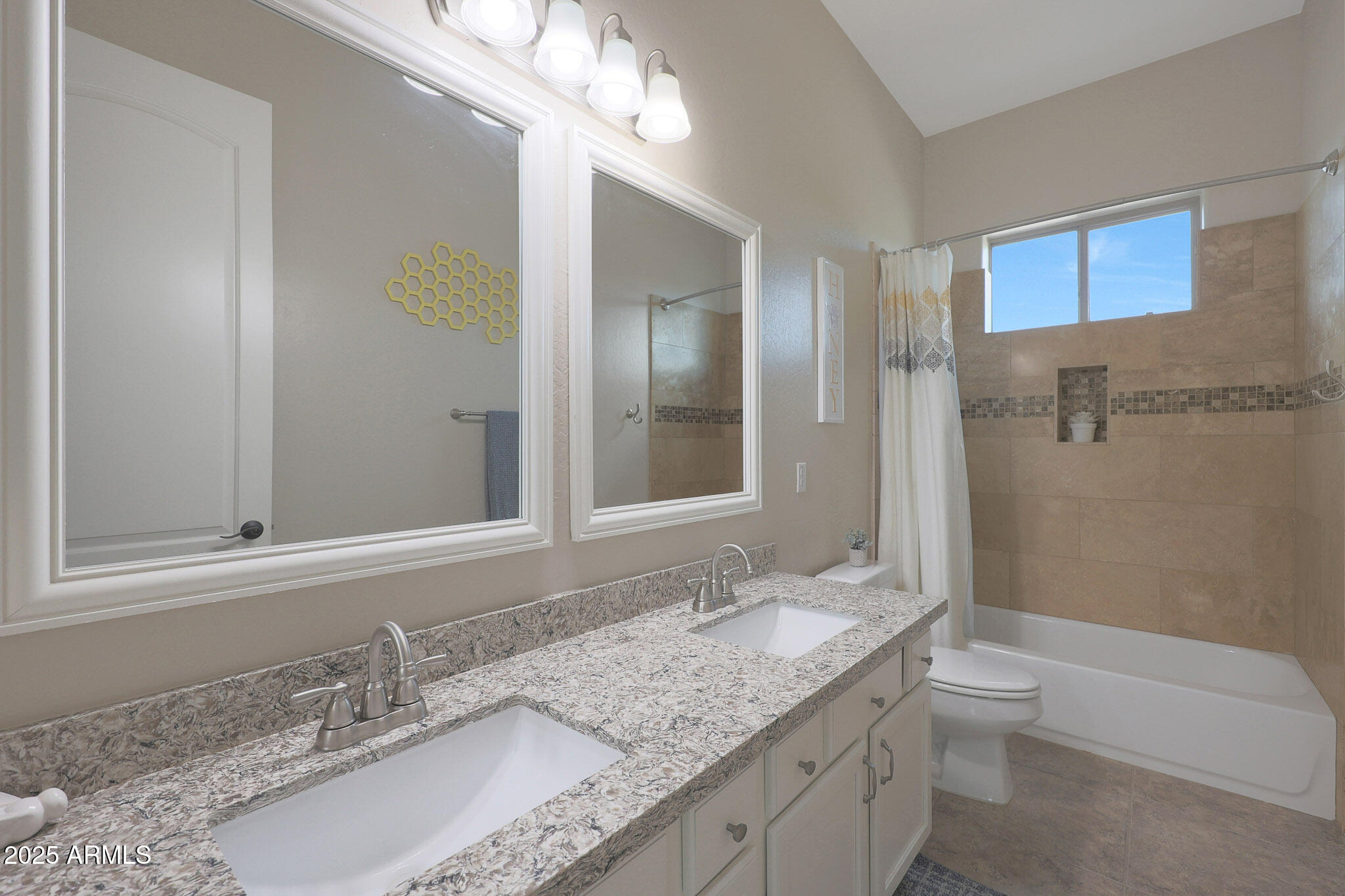 3007 S COLONIAL Street