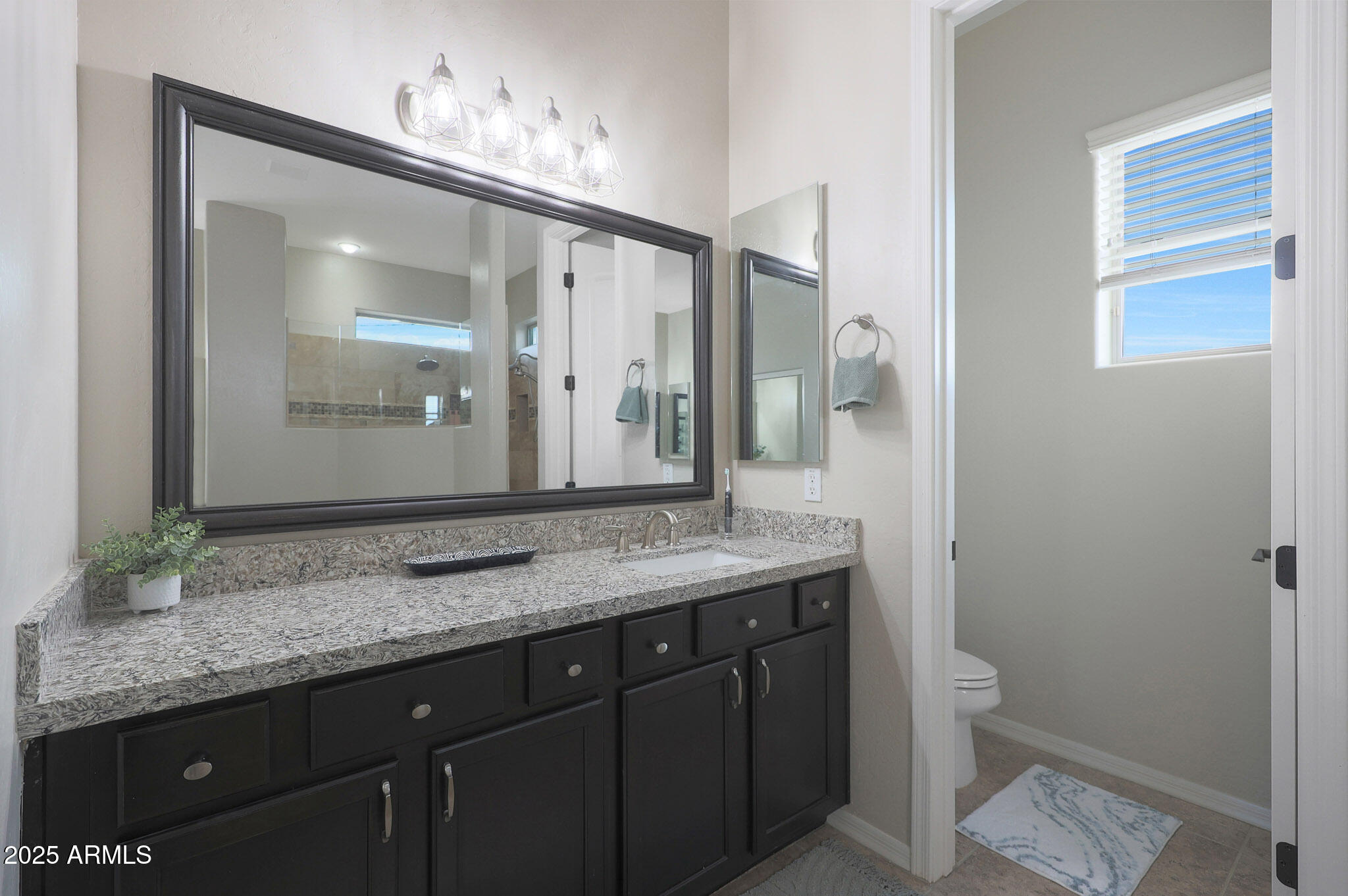 3007 S COLONIAL Street