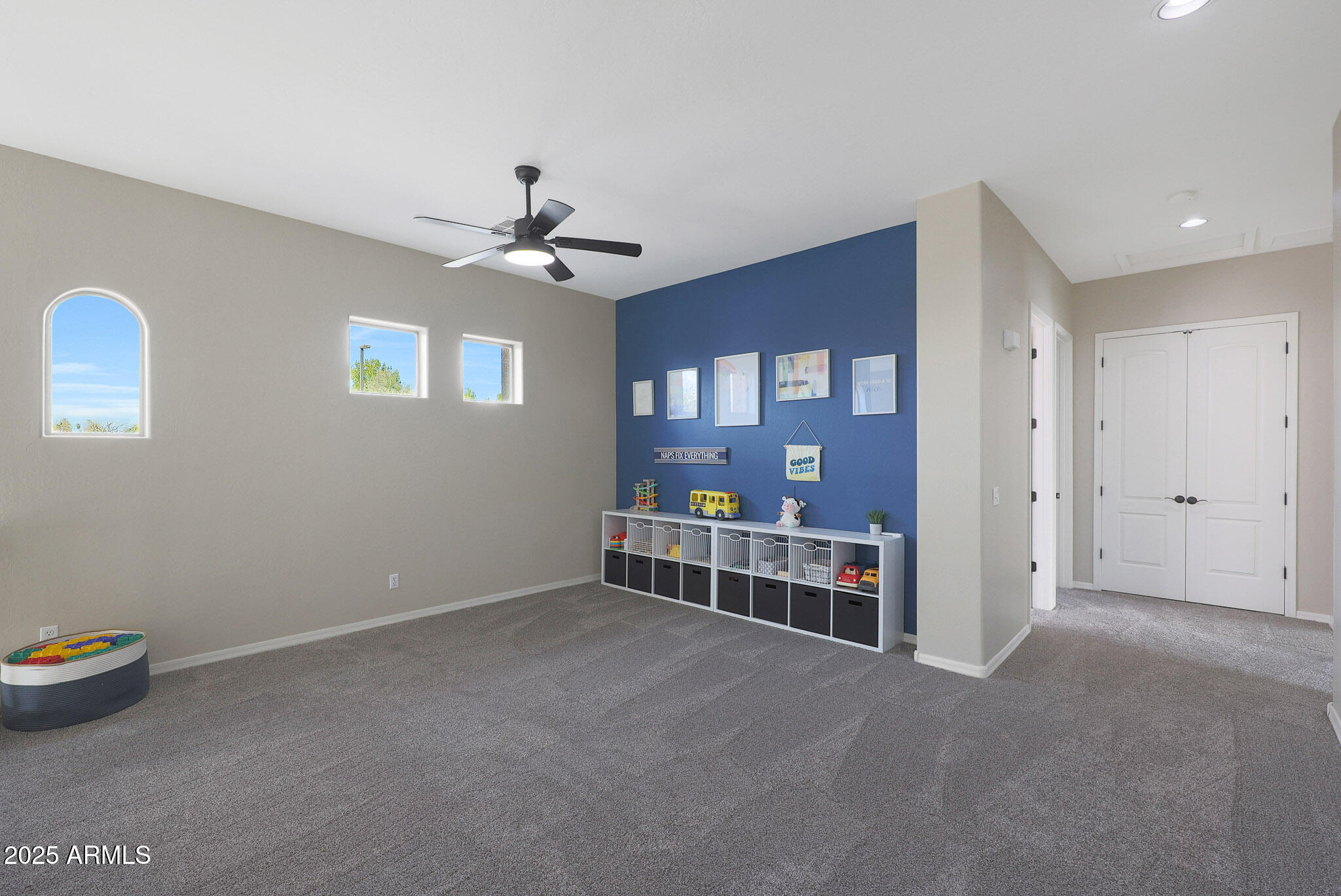 3007 S COLONIAL Street