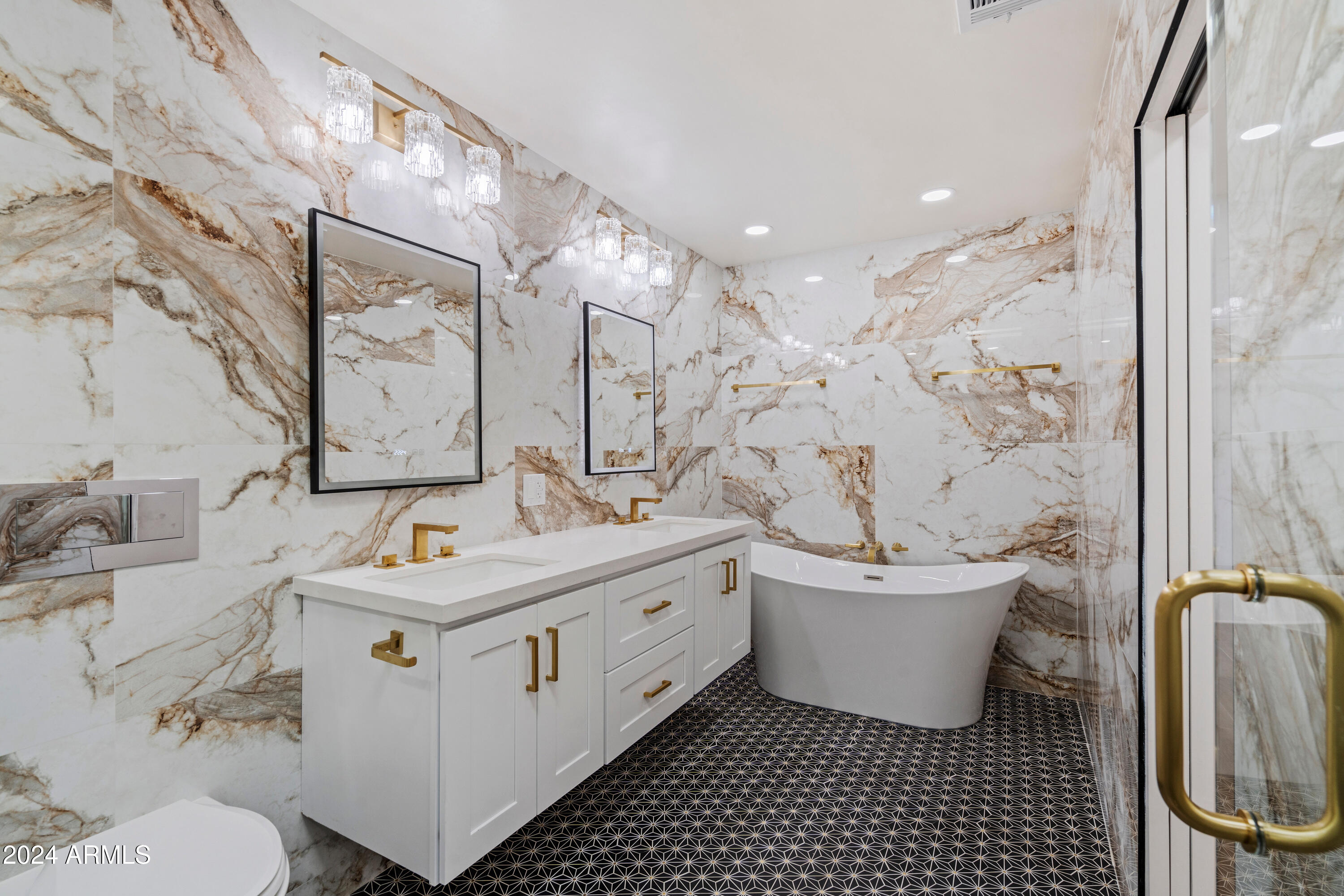 5719 E SWEETWATER Avenue