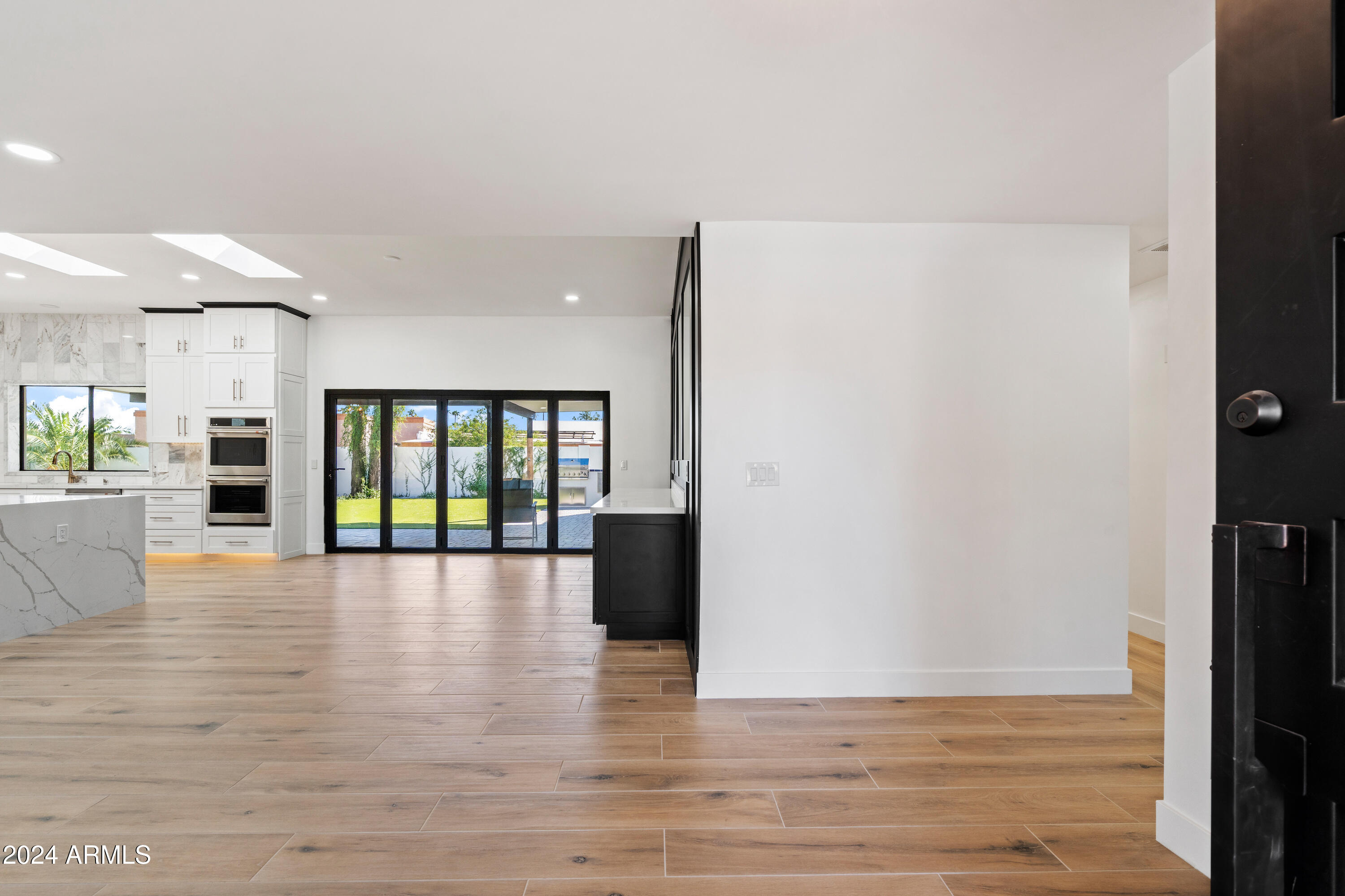 5719 E SWEETWATER Avenue