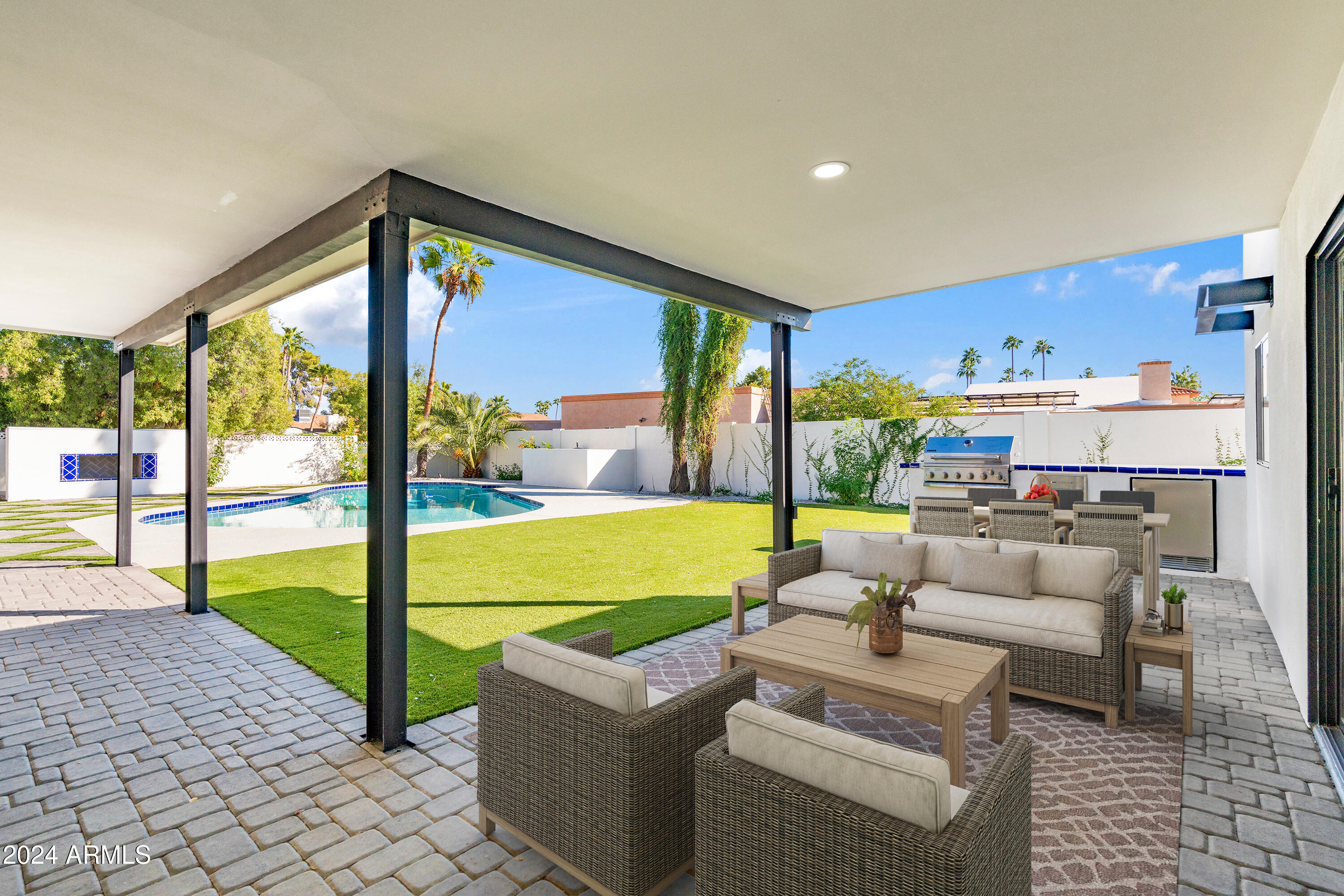 5719 E SWEETWATER Avenue