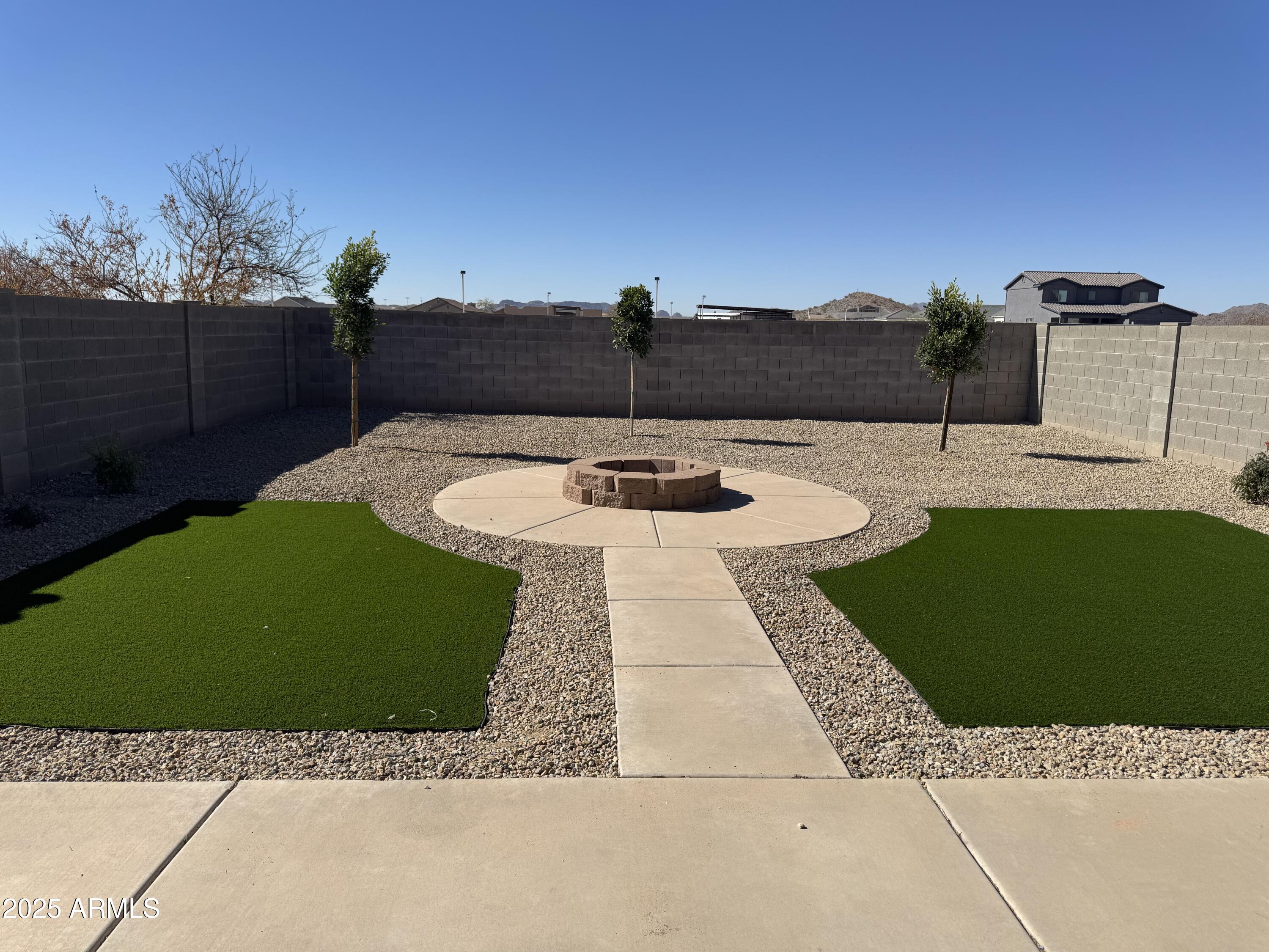 28756 N DESERT HILLS Drive