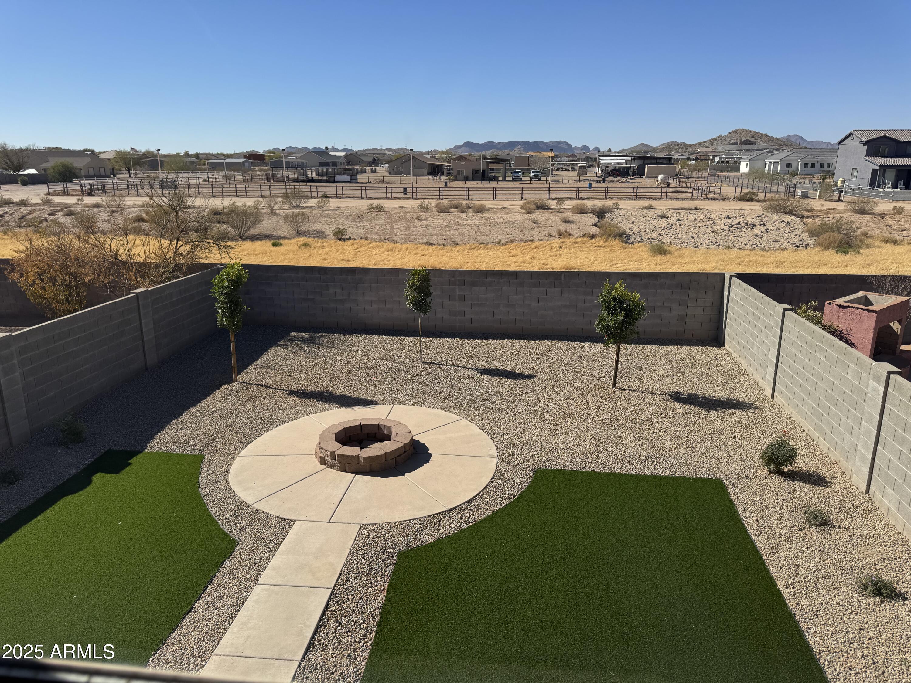 28756 N DESERT HILLS Drive