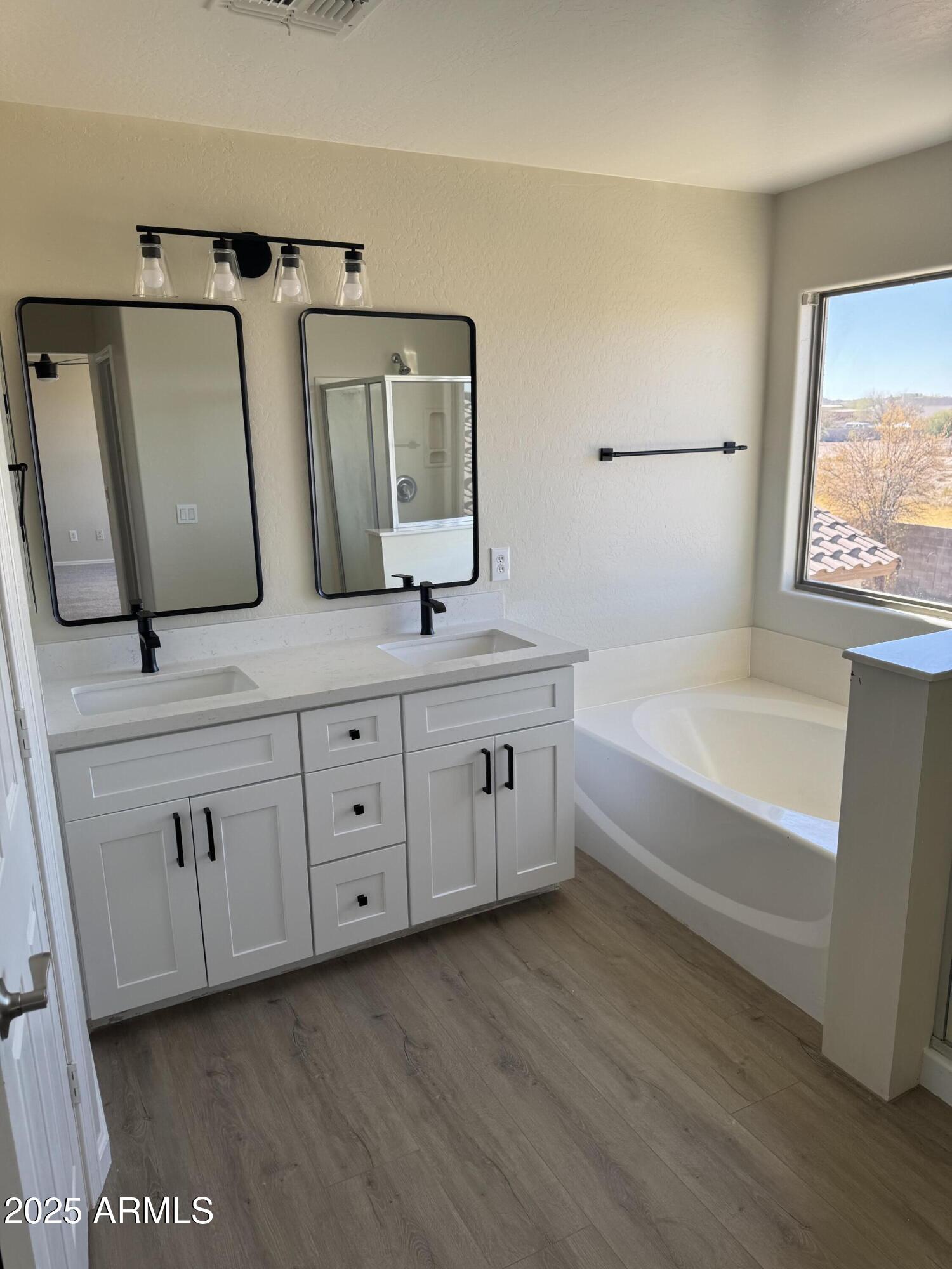 28756 N DESERT HILLS Drive