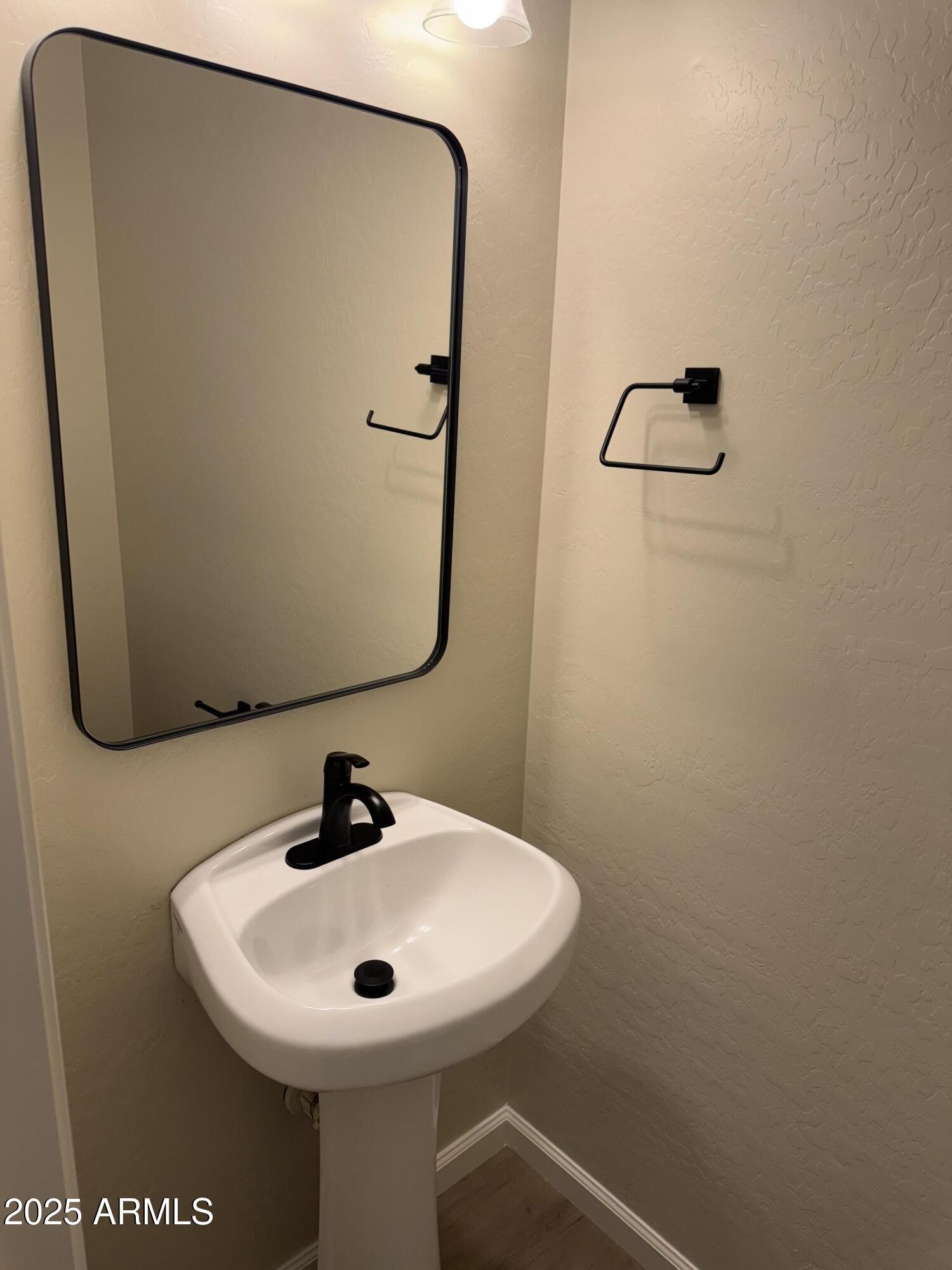 28756 N DESERT HILLS Drive