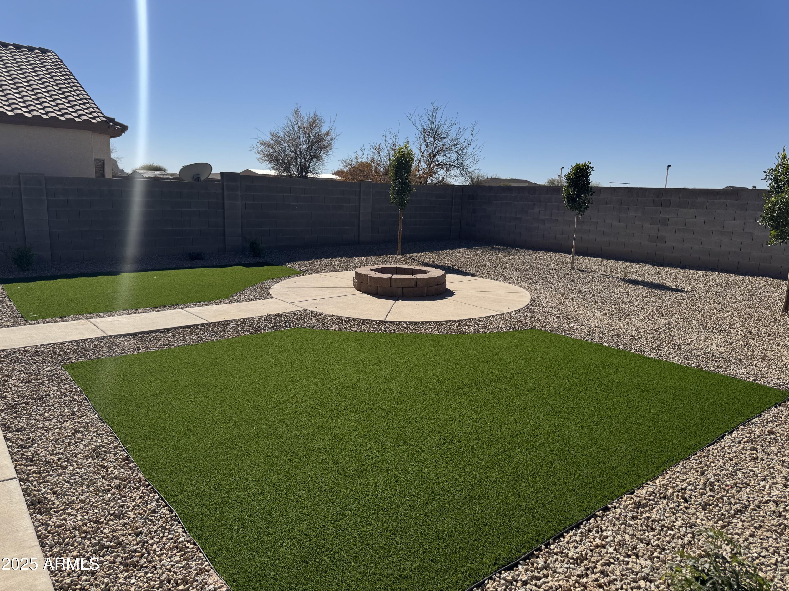 28756 N DESERT HILLS Drive