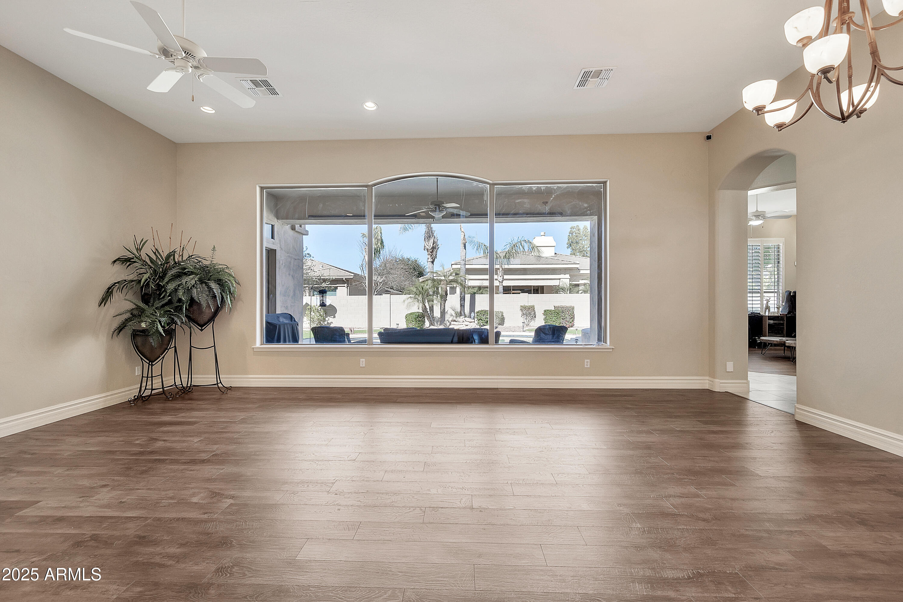 1738 W YOSEMITE Place