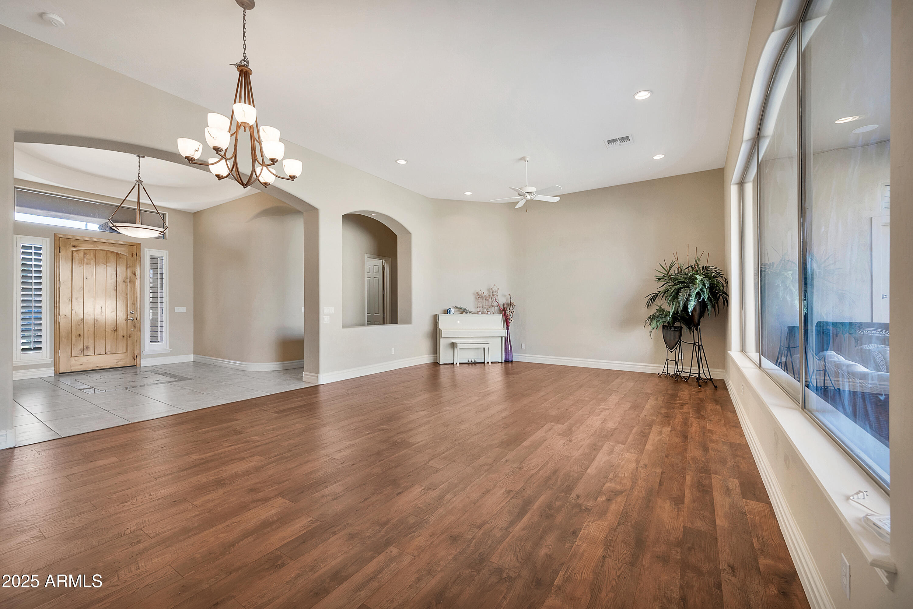 1738 W YOSEMITE Place