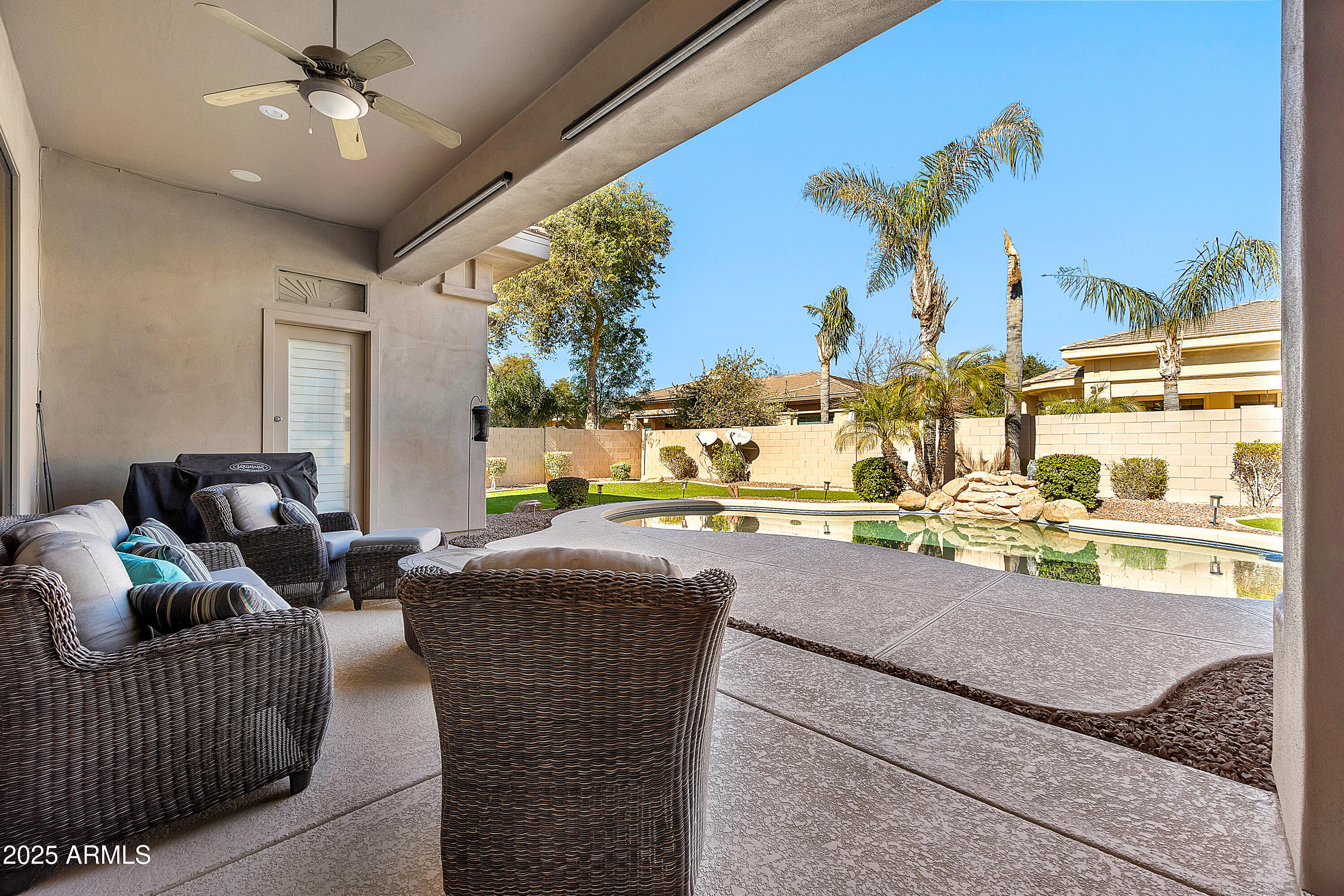 1738 W YOSEMITE Place