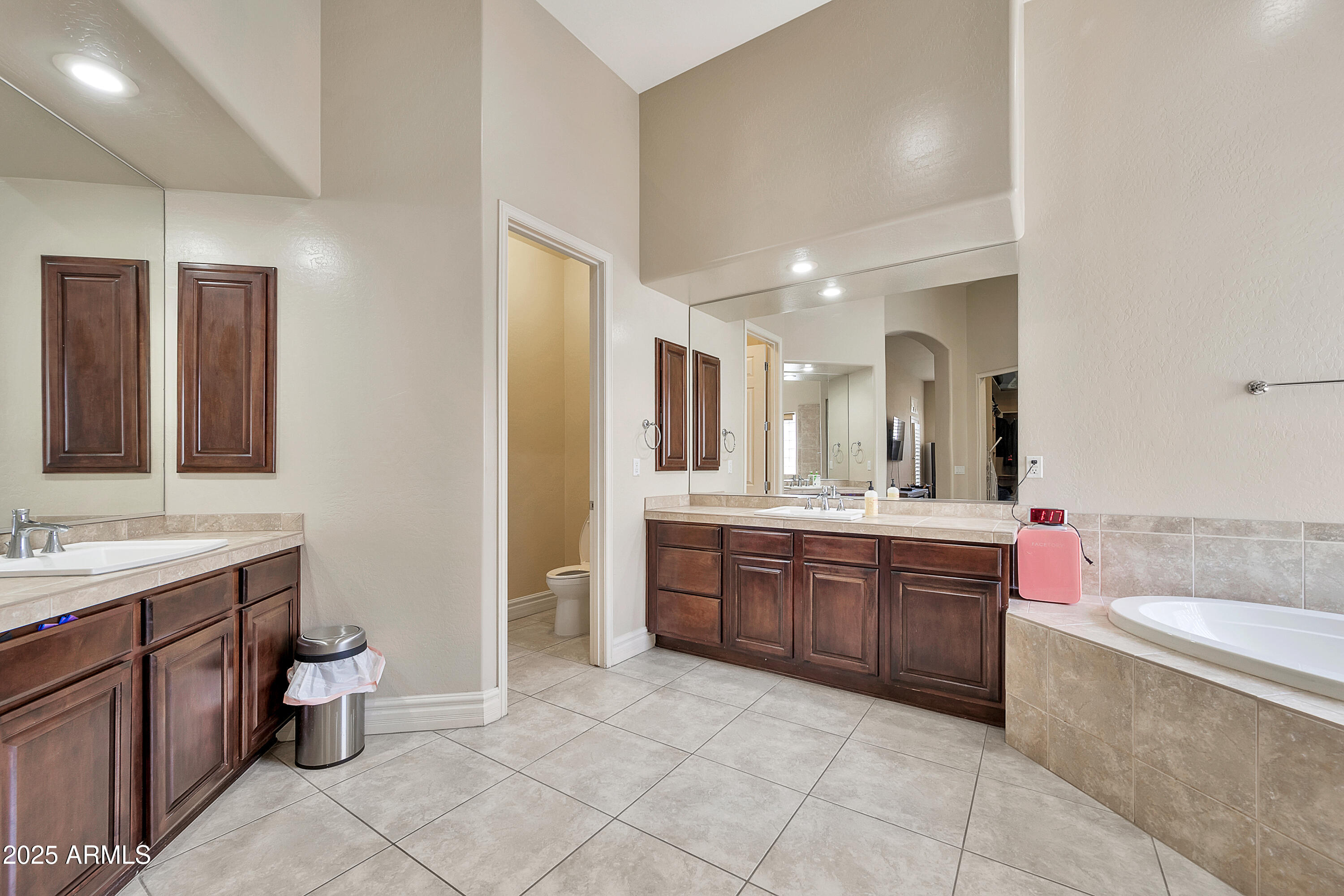 1738 W YOSEMITE Place