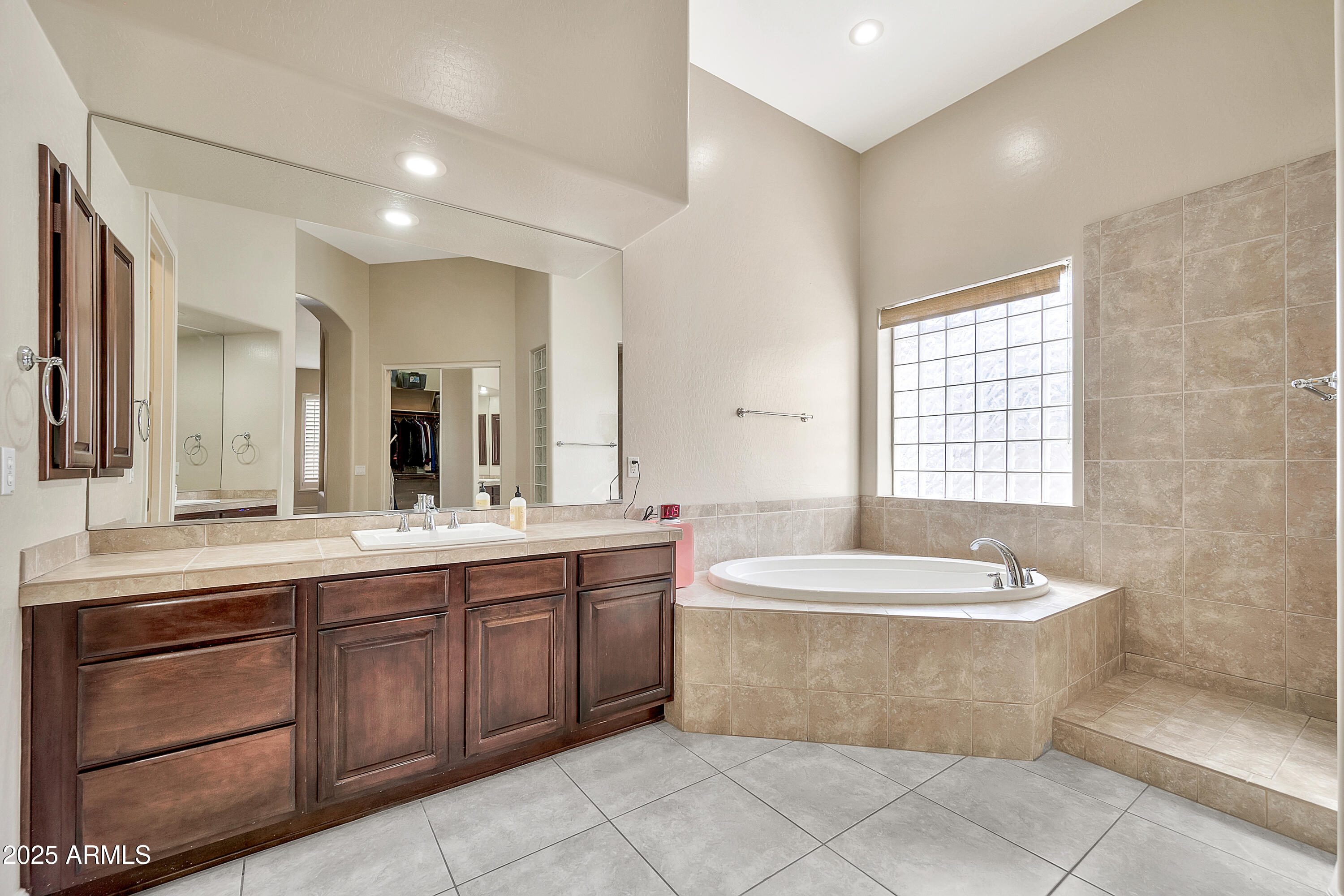 1738 W YOSEMITE Place