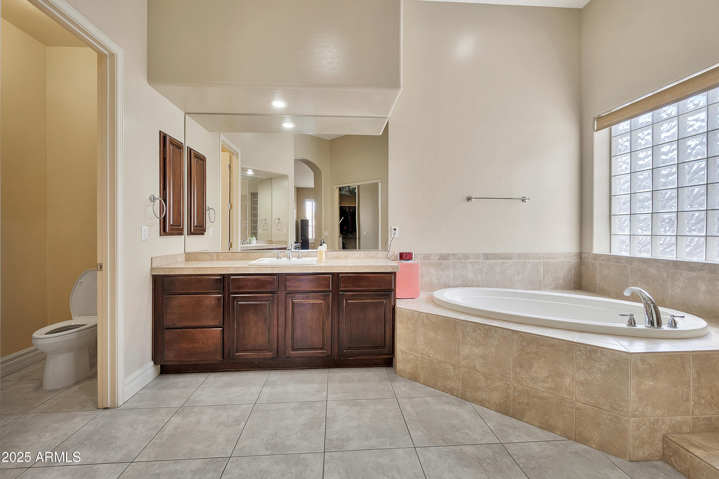 1738 W YOSEMITE Place