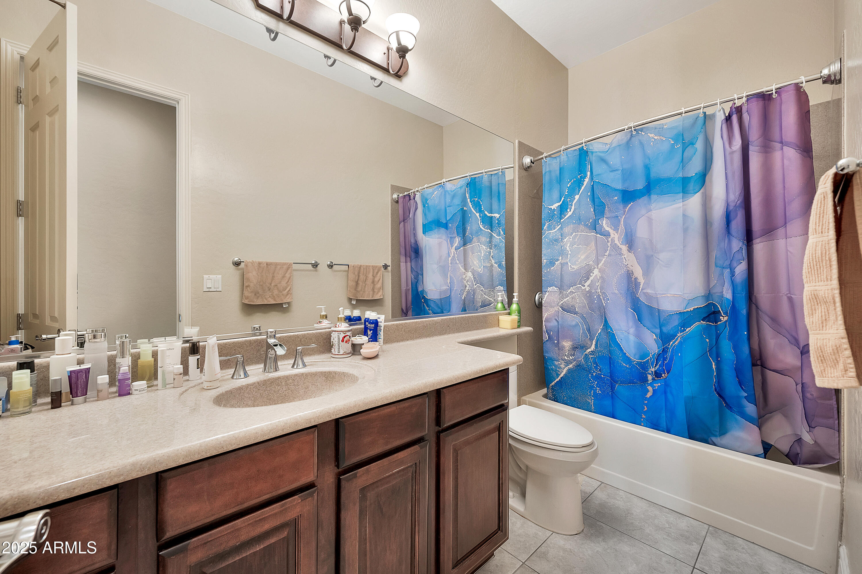 1738 W YOSEMITE Place