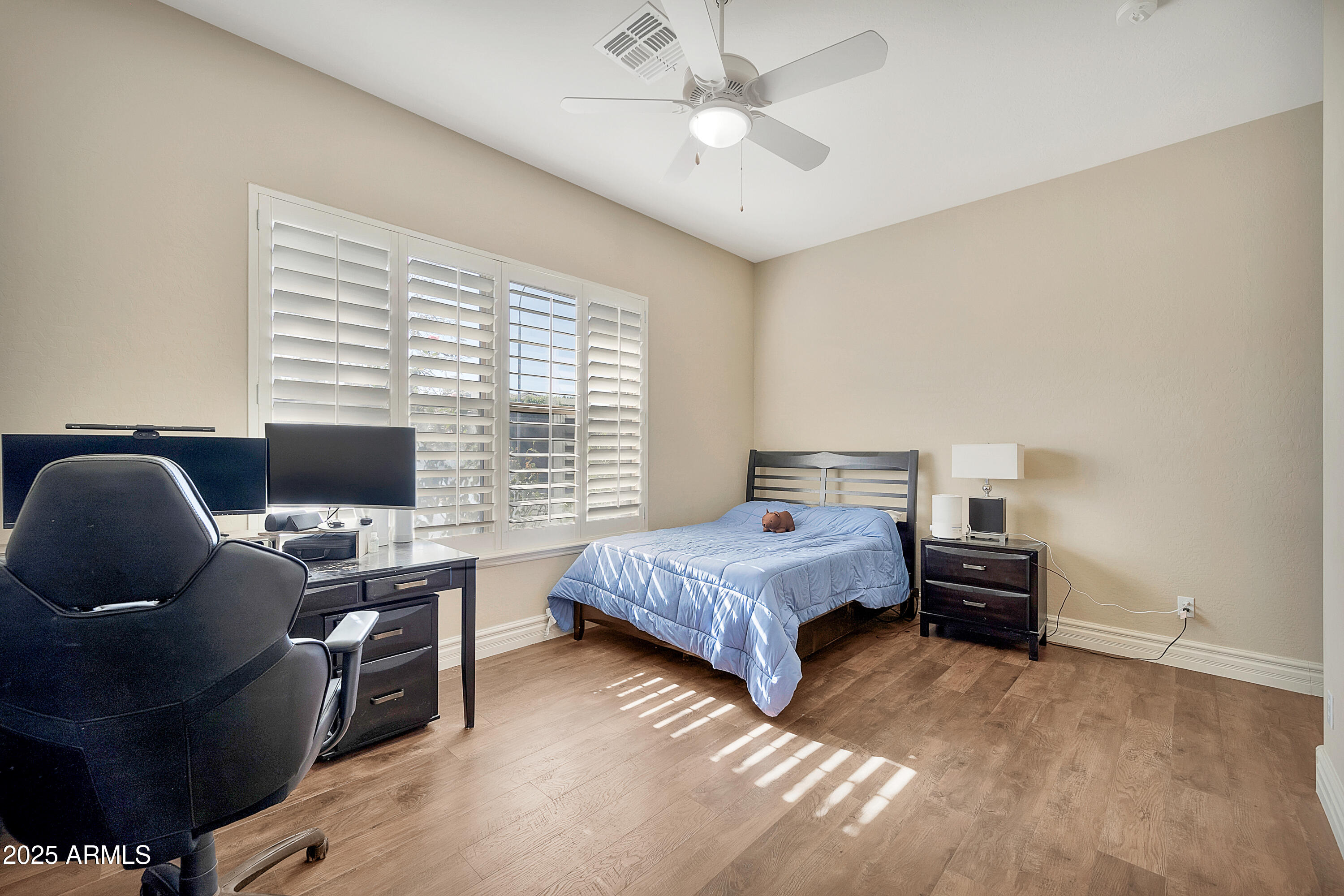 1738 W YOSEMITE Place