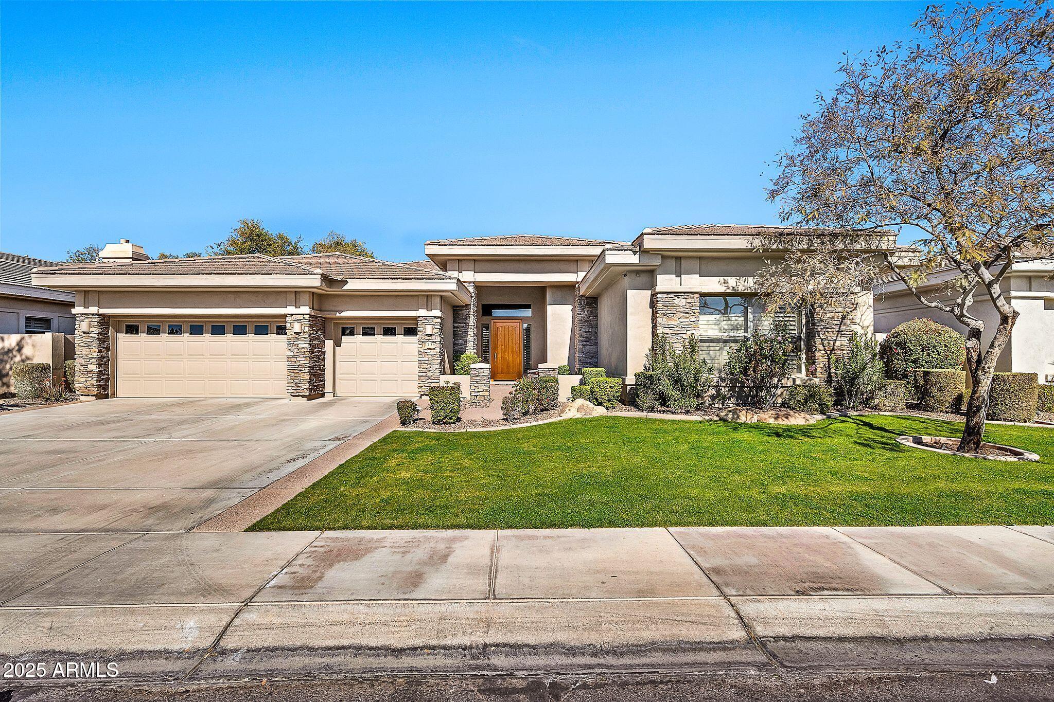 1738 W YOSEMITE Place