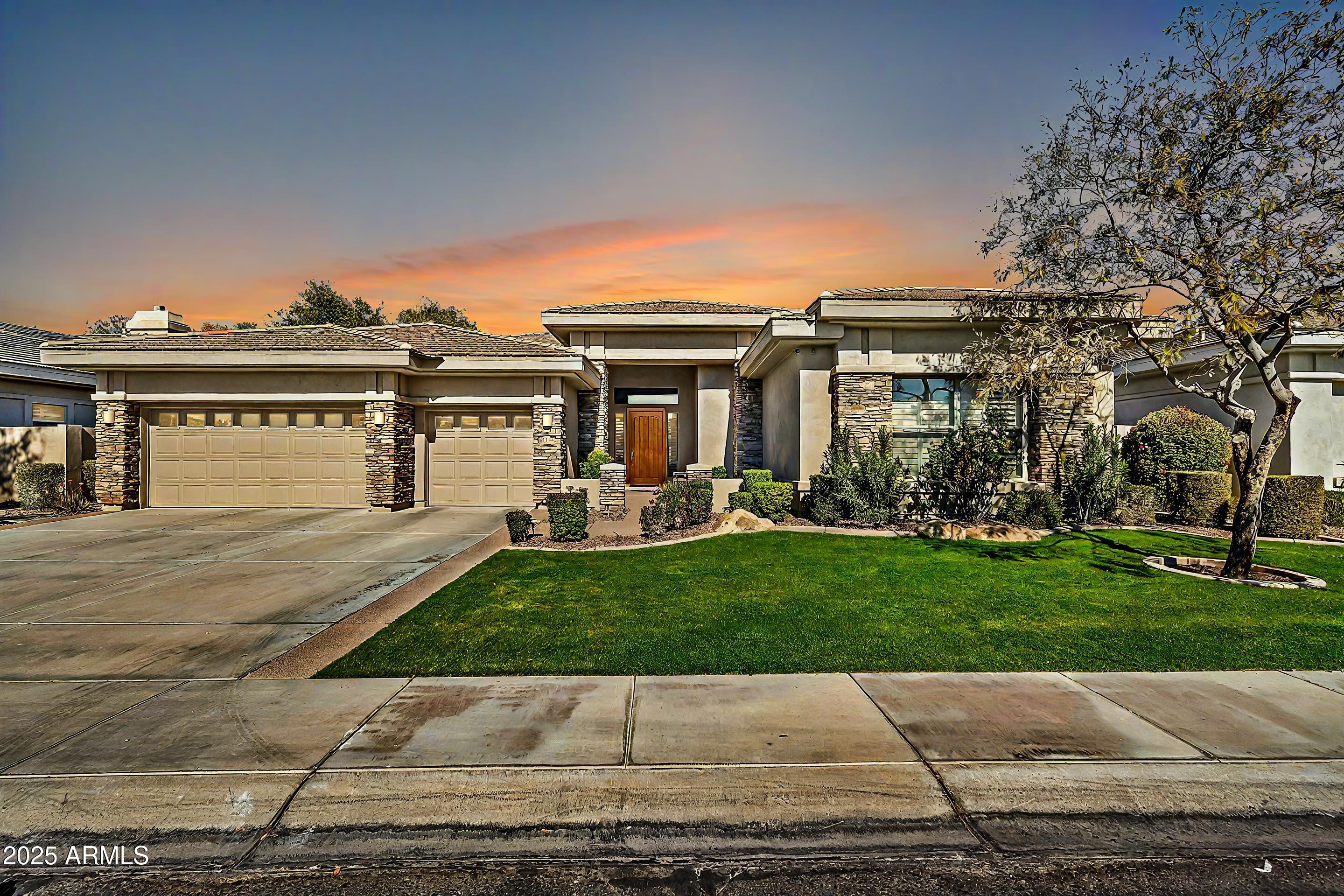 1738 W YOSEMITE Place