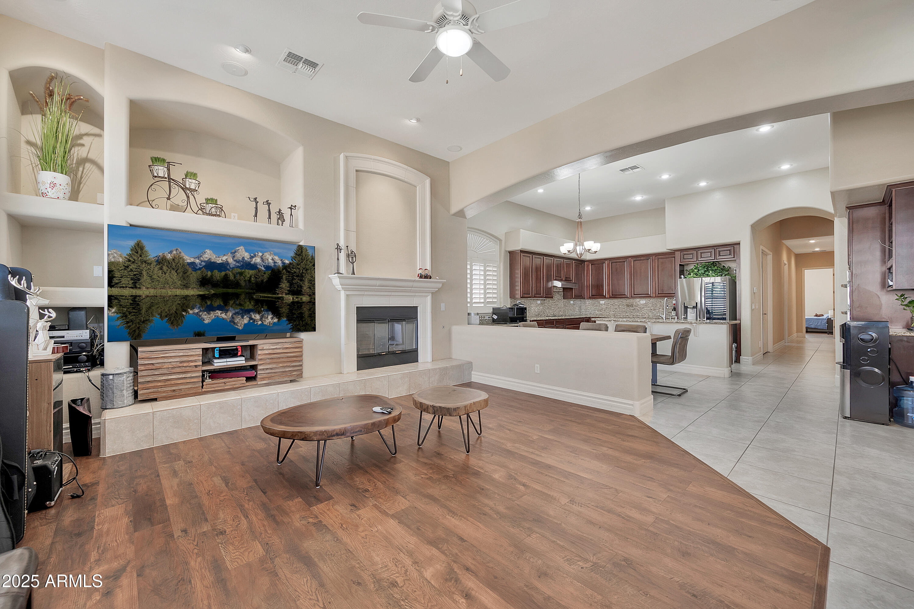 1738 W YOSEMITE Place