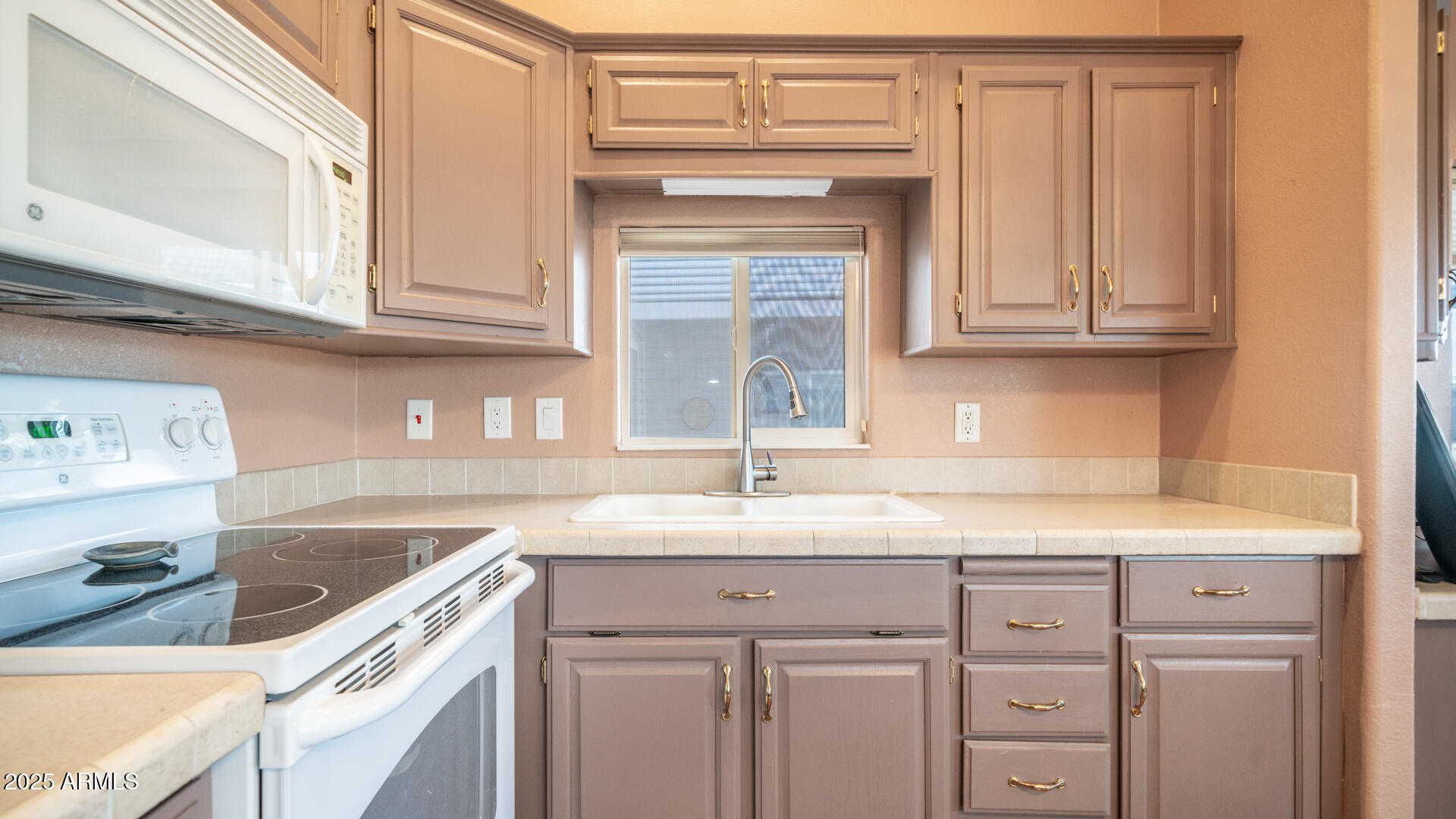 834/837 S BERYL/AQUAMARINE Drive