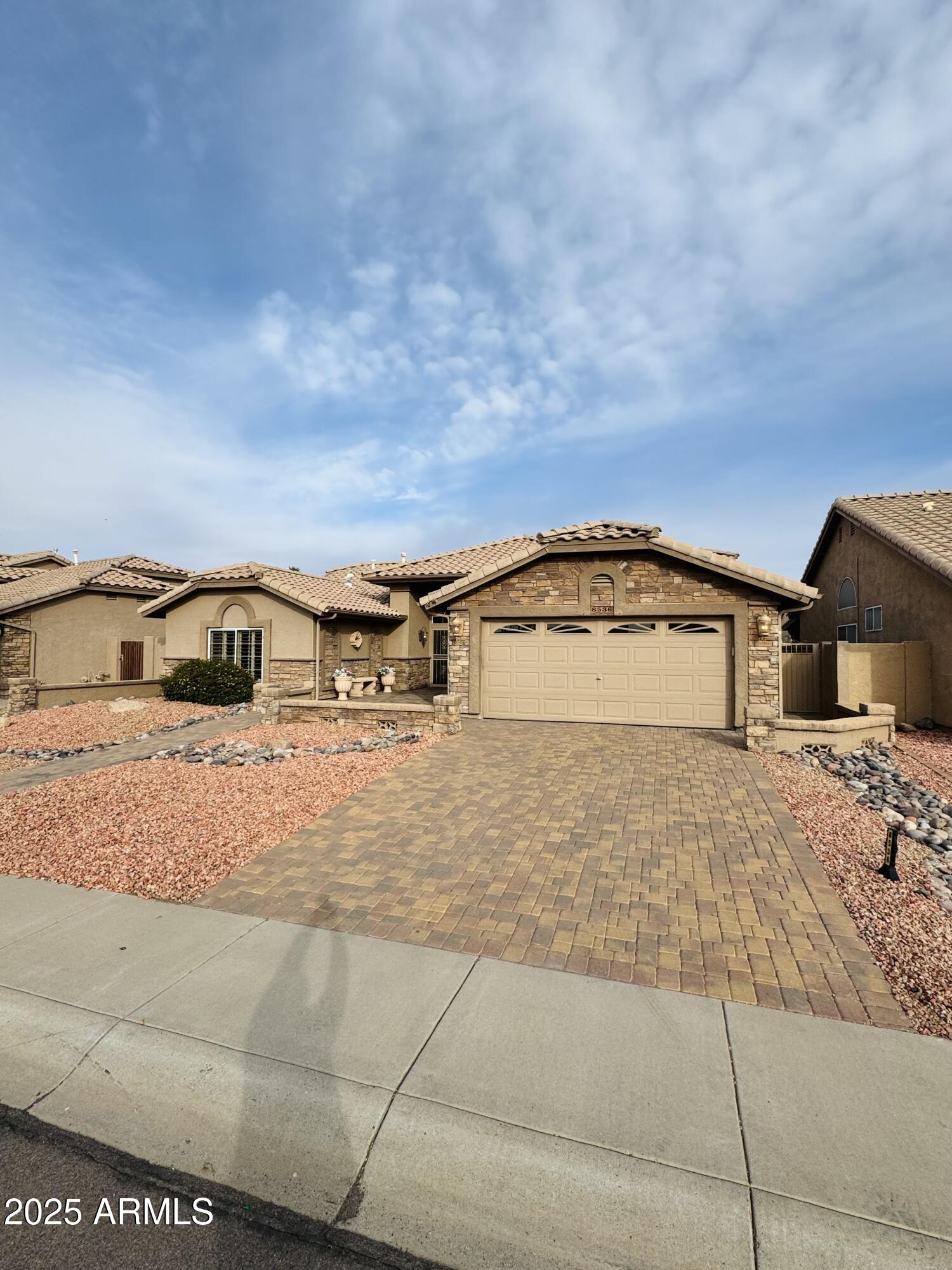 8536 W ROCKWOOD Drive