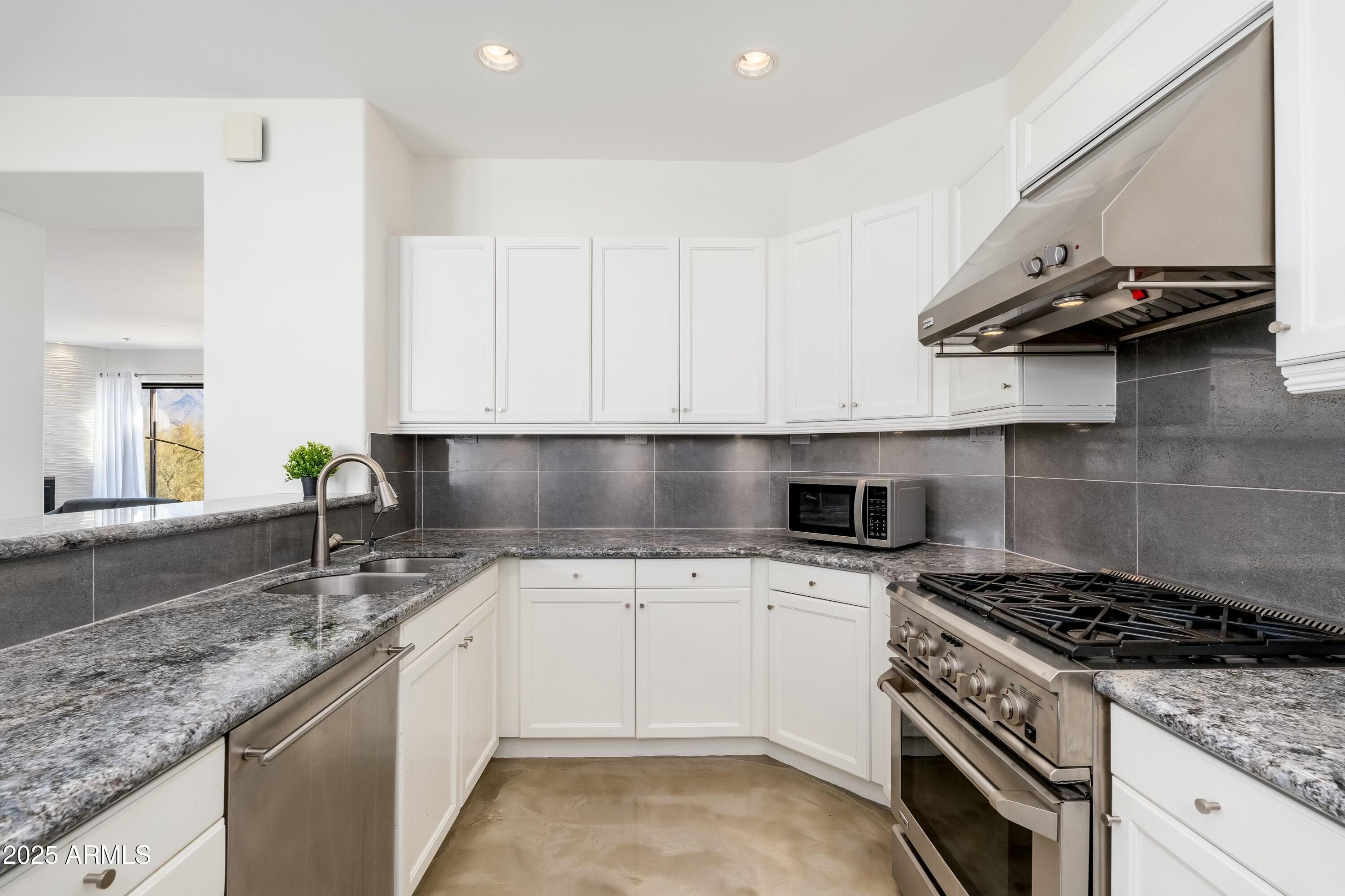 19475 N GRAYHAWK Drive # 2119