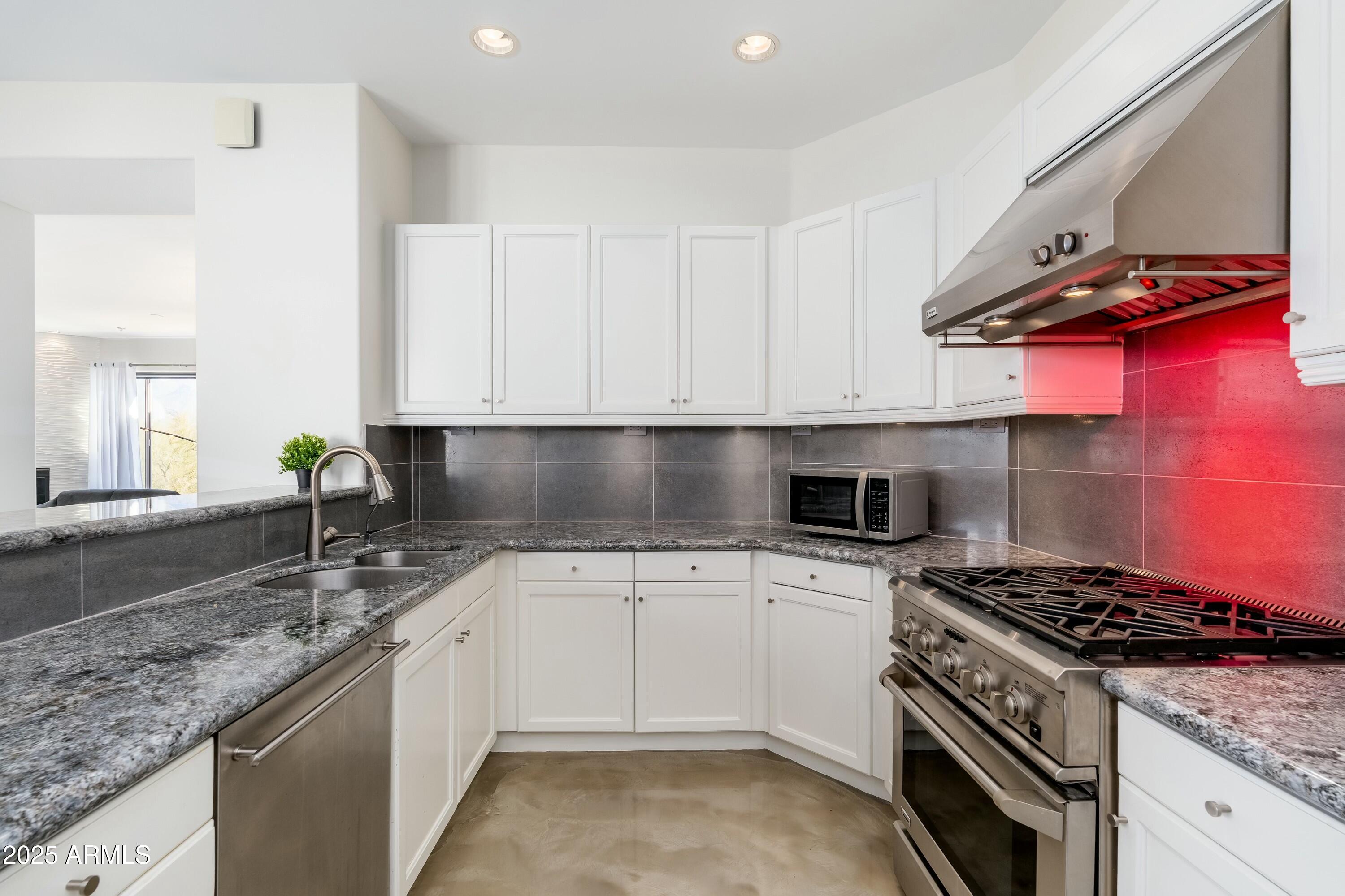 19475 N GRAYHAWK Drive # 2119