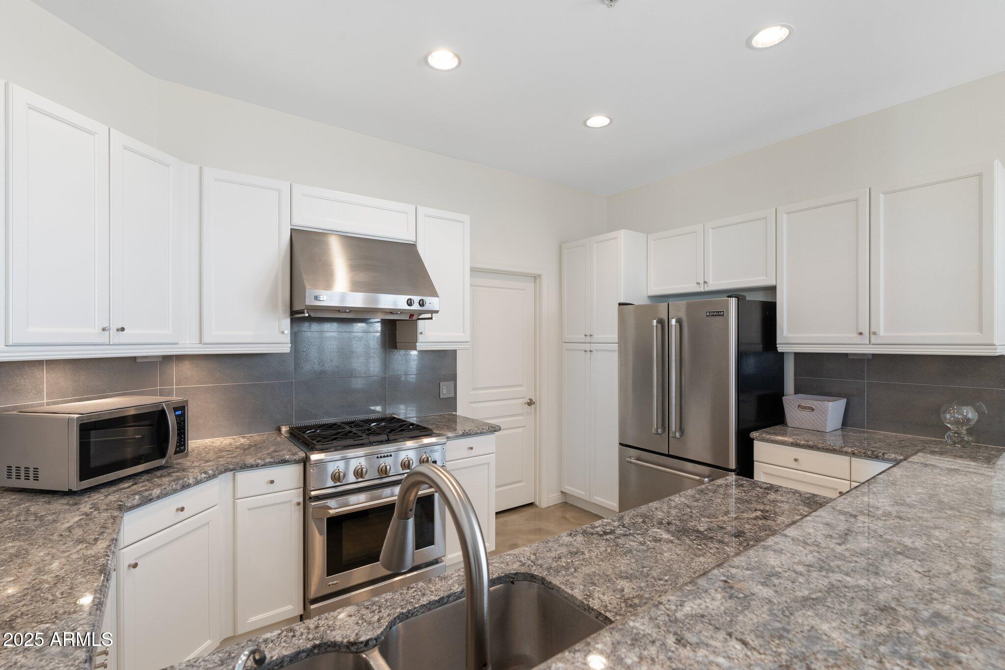 19475 N GRAYHAWK Drive # 2119