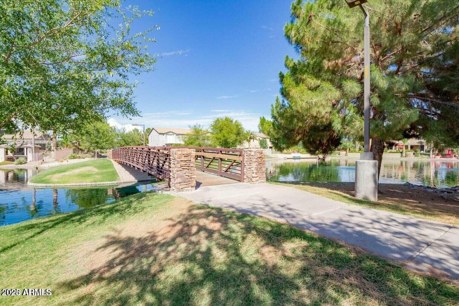 435 E COCONINO Place