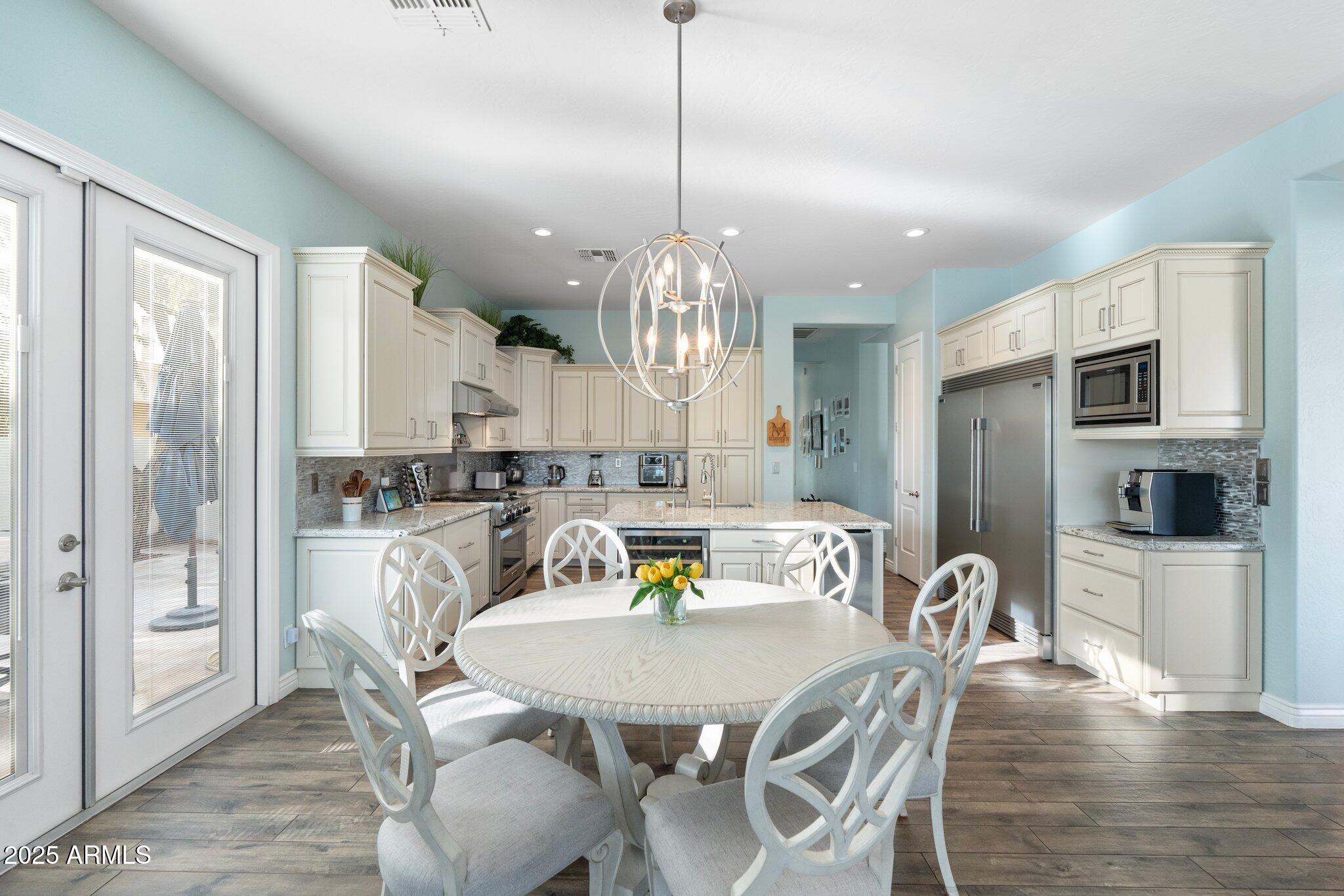 435 E COCONINO Place