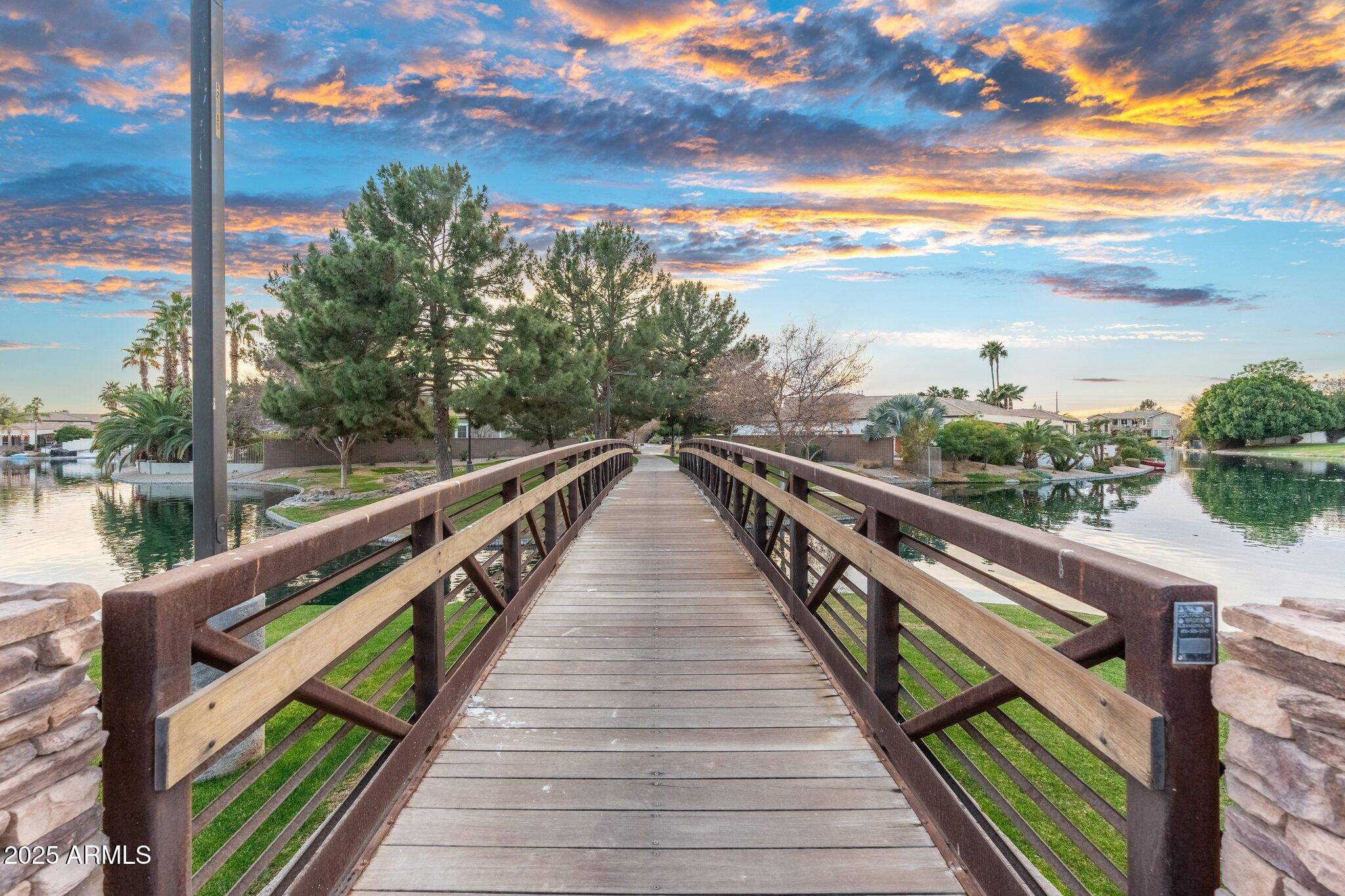 435 E COCONINO Place