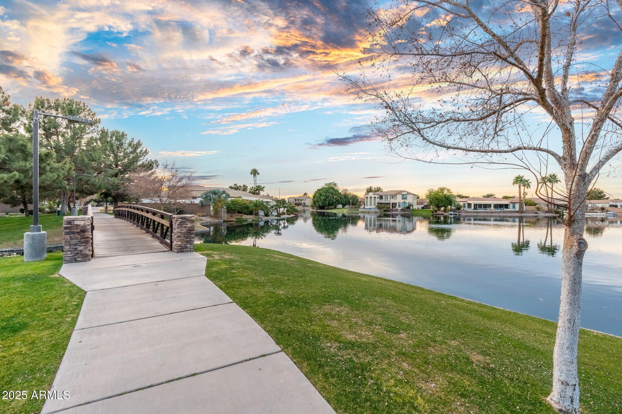 435 E COCONINO Place