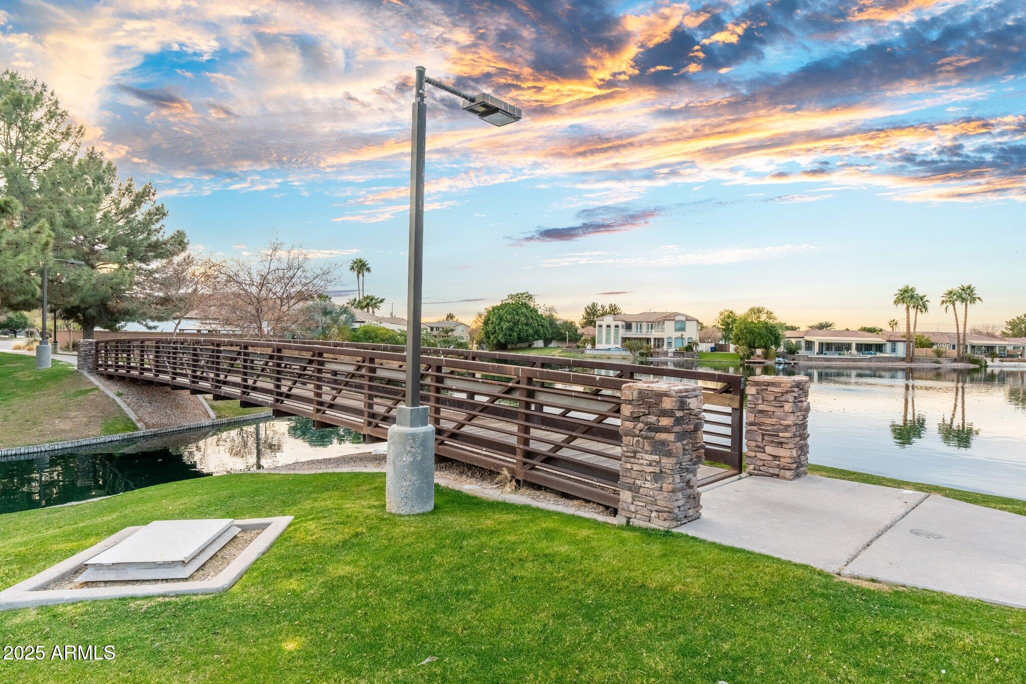 435 E COCONINO Place