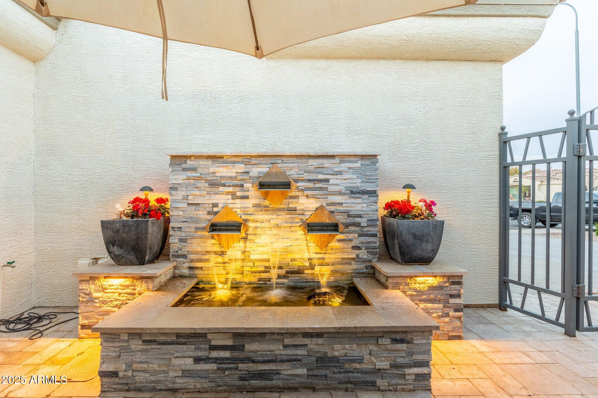 435 E COCONINO Place