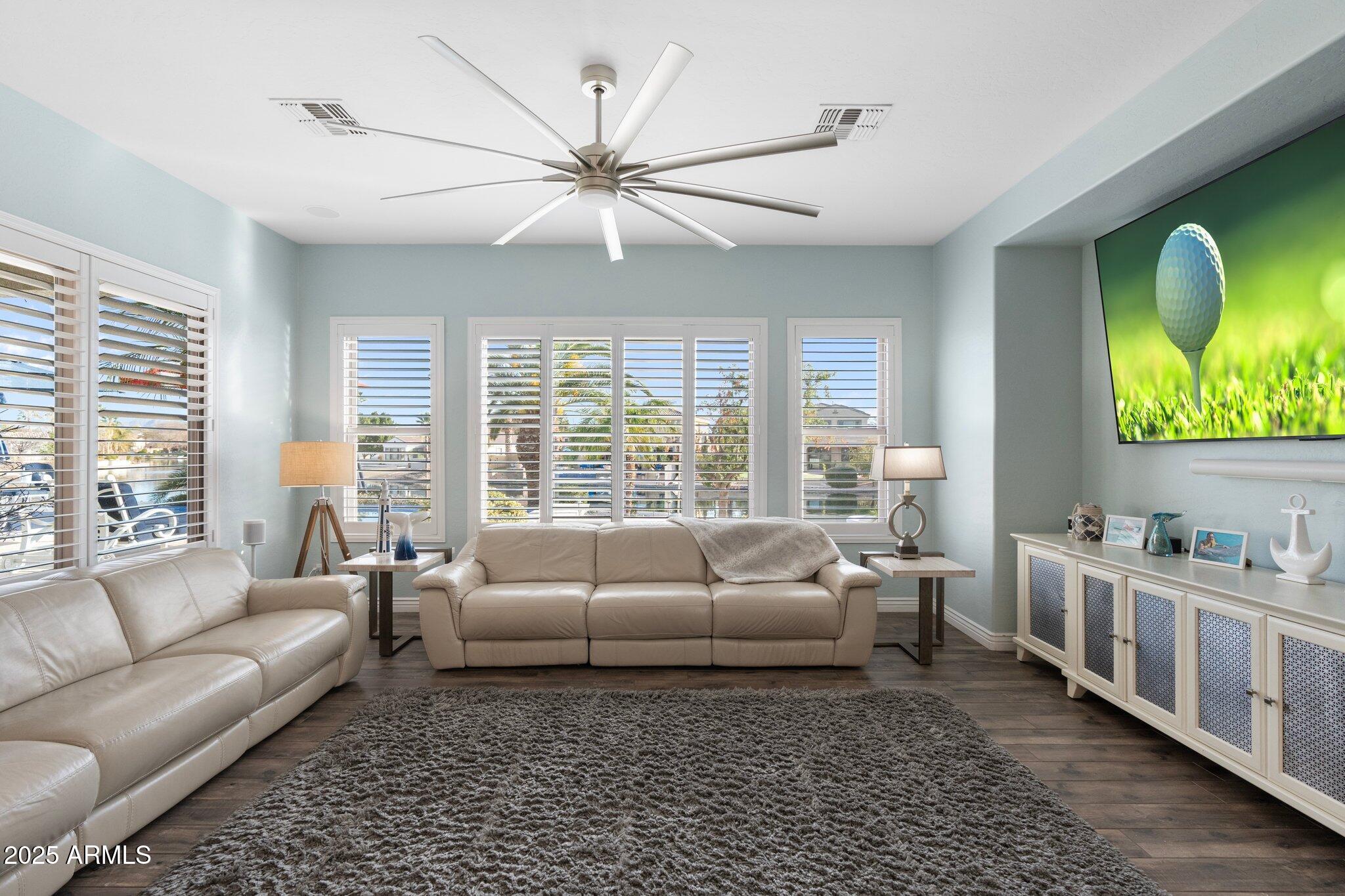 435 E COCONINO Place