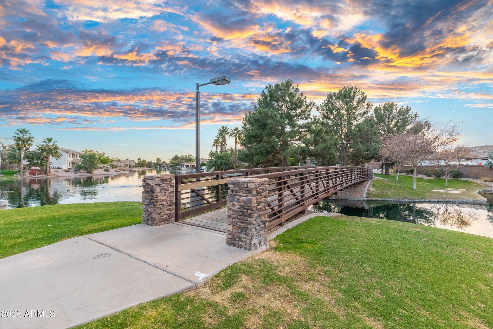 435 E COCONINO Place