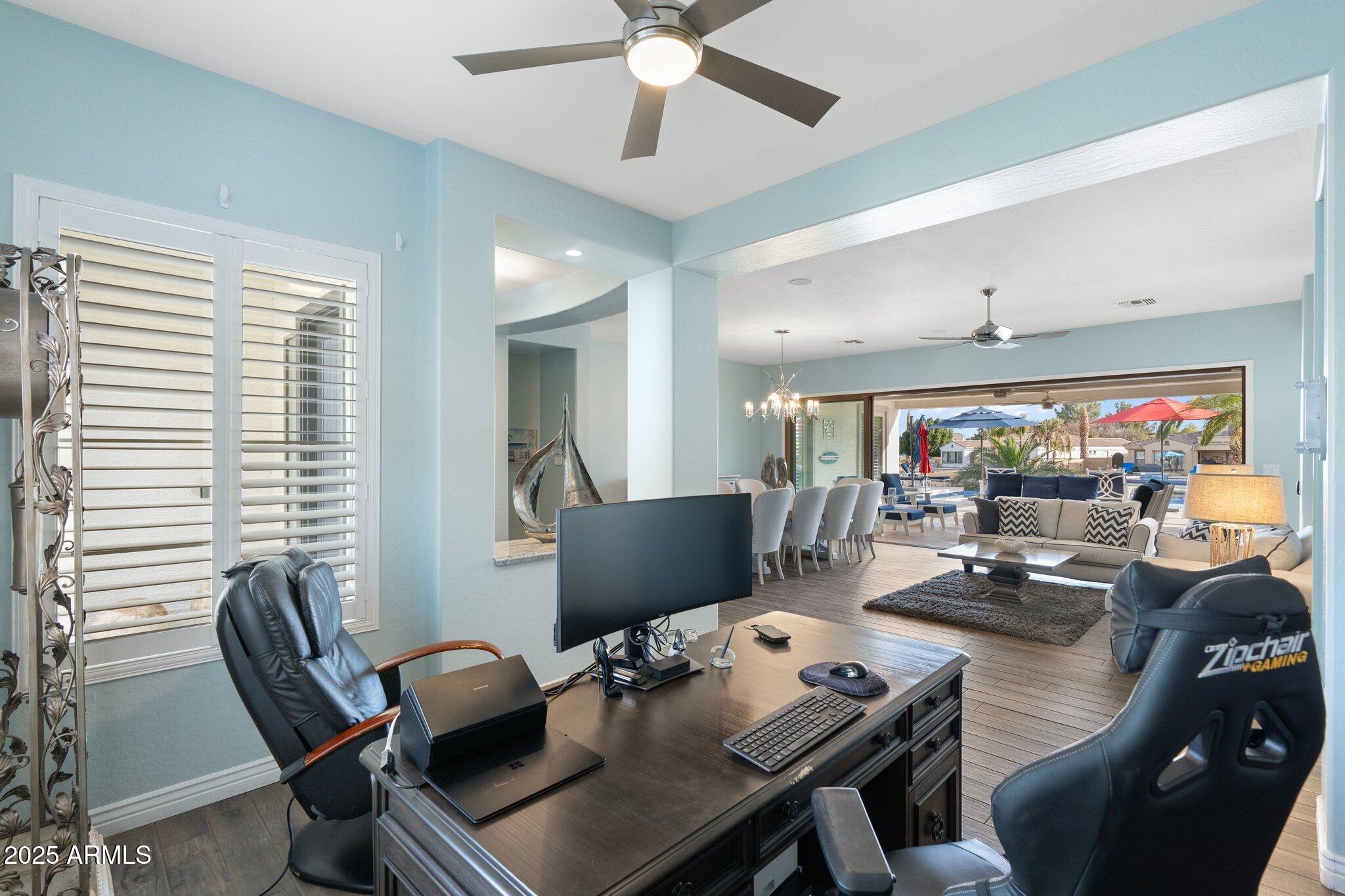 435 E COCONINO Place